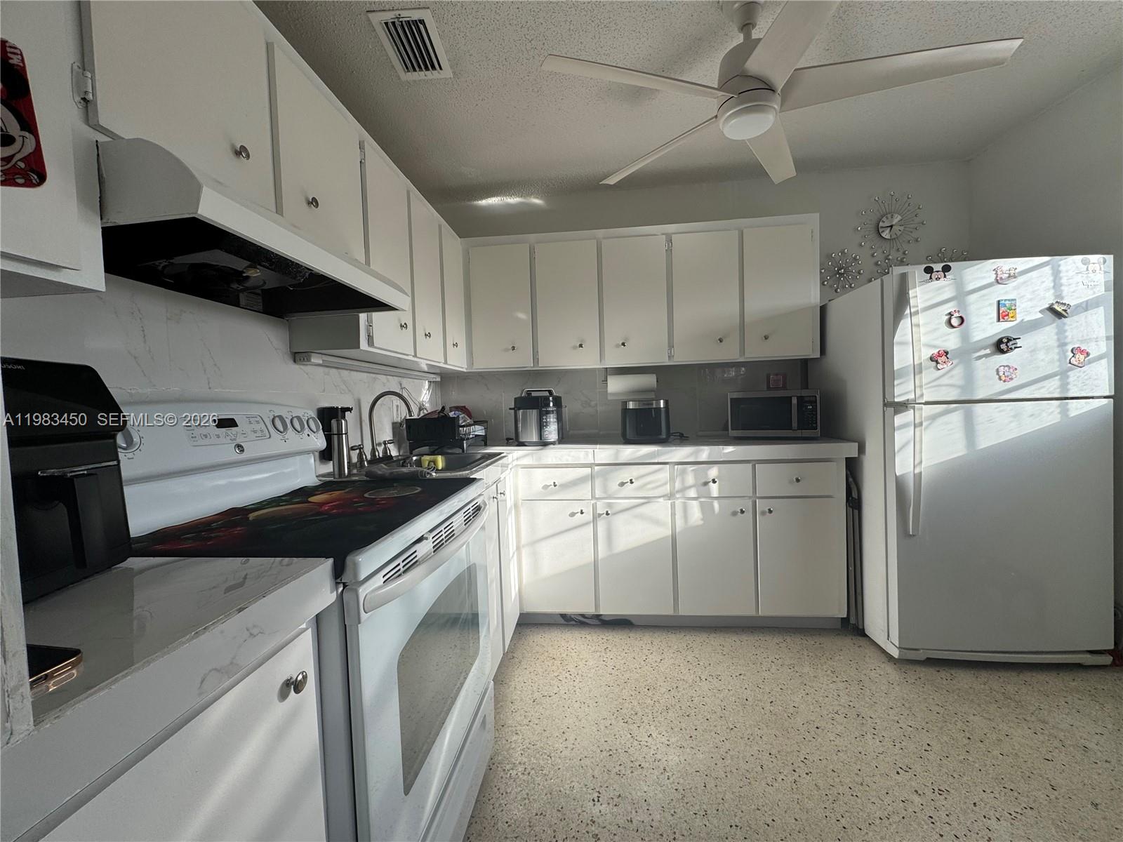   /  4652 sq. ft. $ 2026-03-16 0 foto