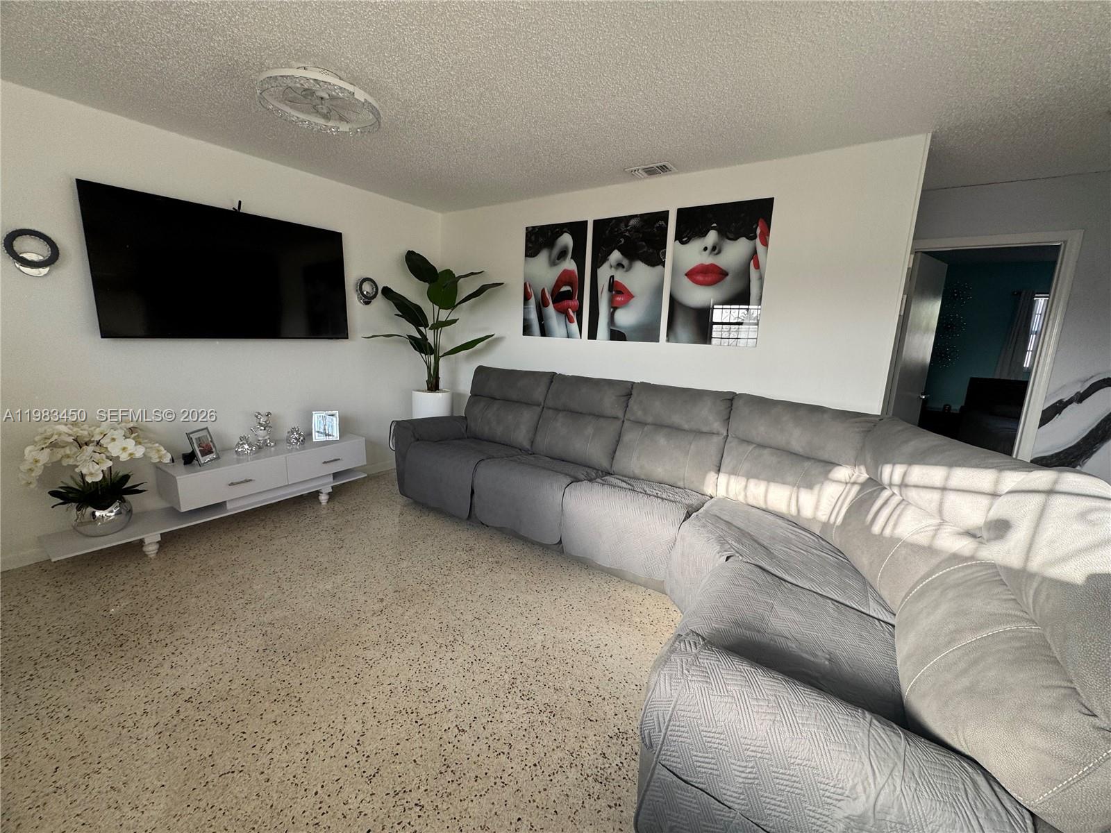   /  4652 sq. ft. $ 2026-03-16 0 foto