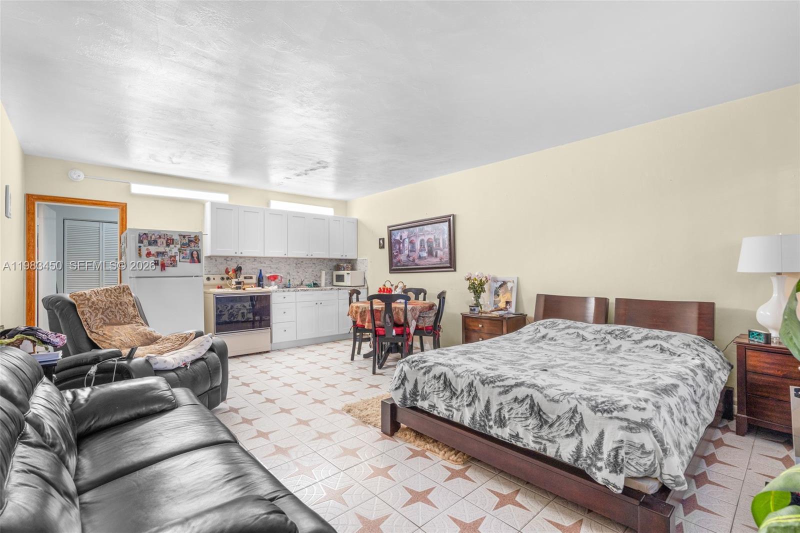   /  4652 sq. ft. $ 2026-03-16 0 foto