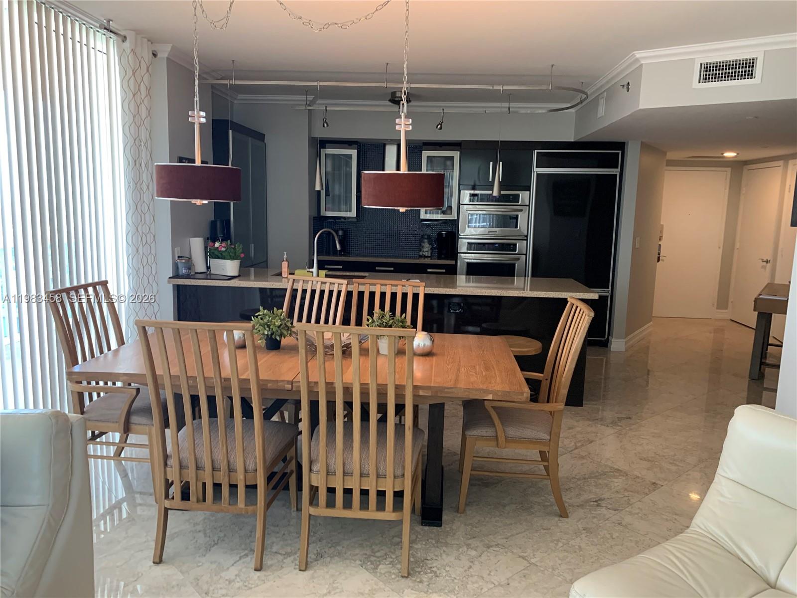 4006 2 / 2 1458 sq. ft. $ 2026-03-16 0 foto