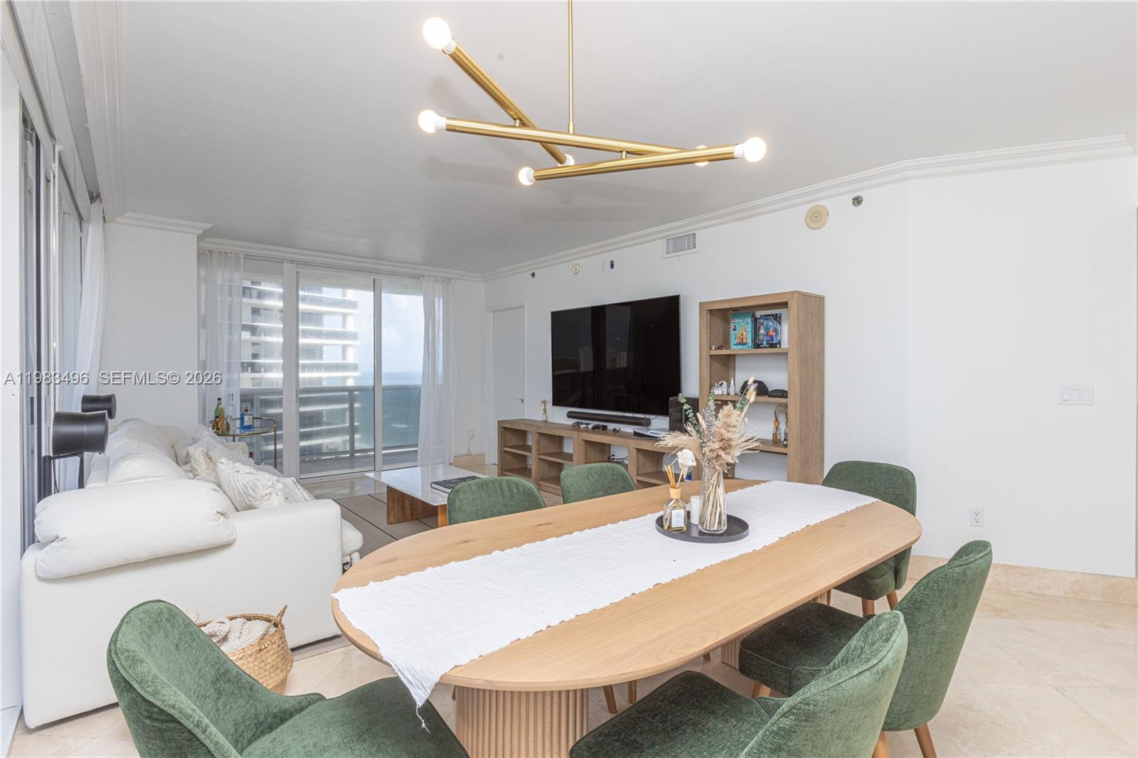 2108 2 / 2 1458 sq. ft. $ 2026-04-10 0 foto