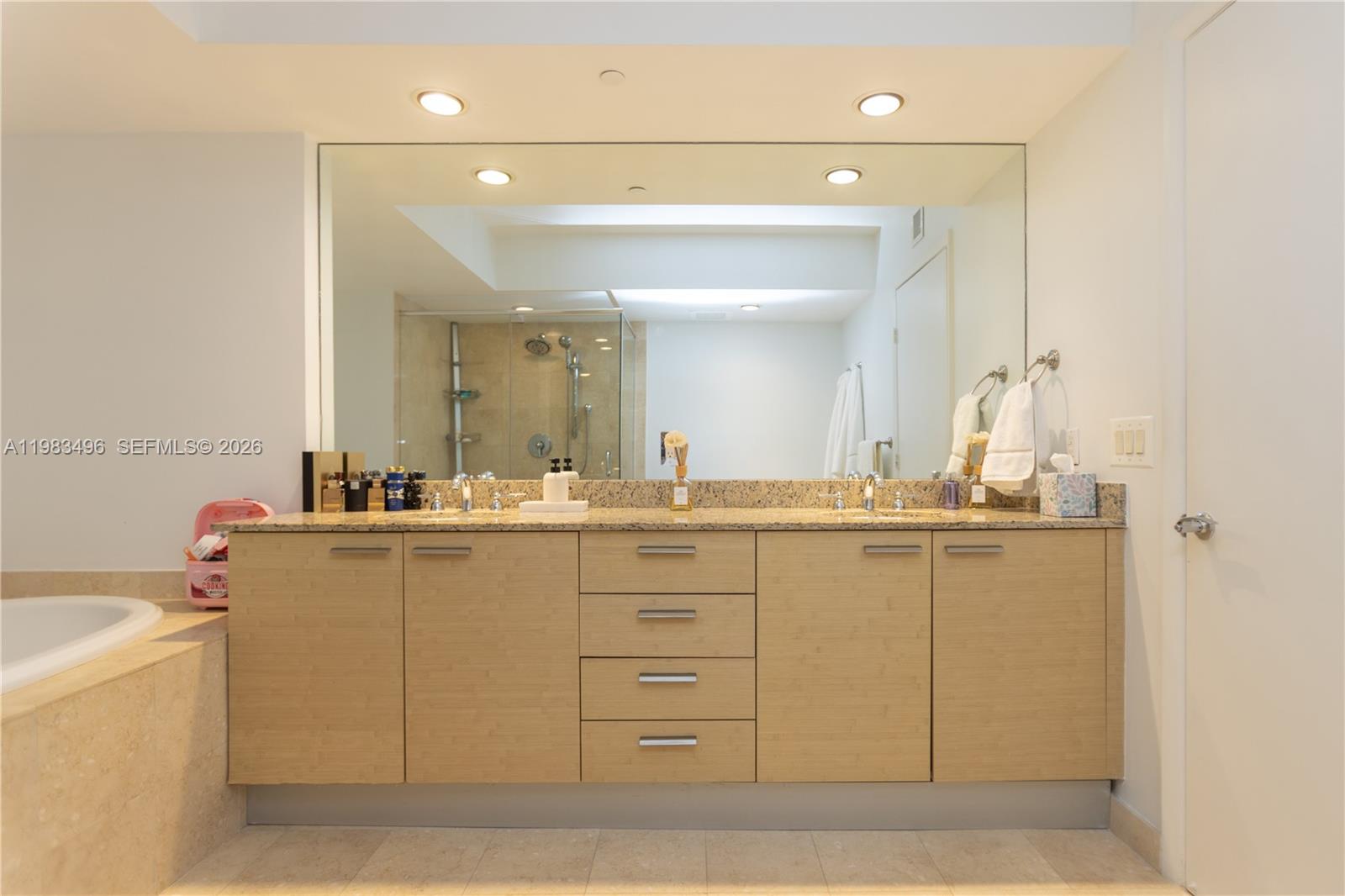 2108 2 / 2 1458 sq. ft. $ 2026-04-10 0 foto