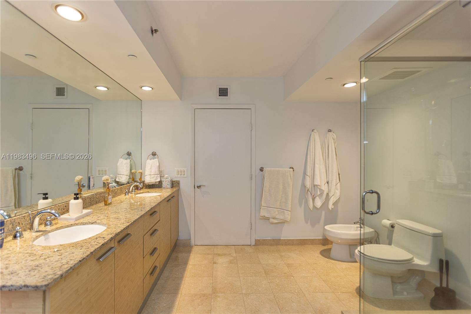 2108 2 / 2 1458 sq. ft. $ 2026-04-10 0 foto