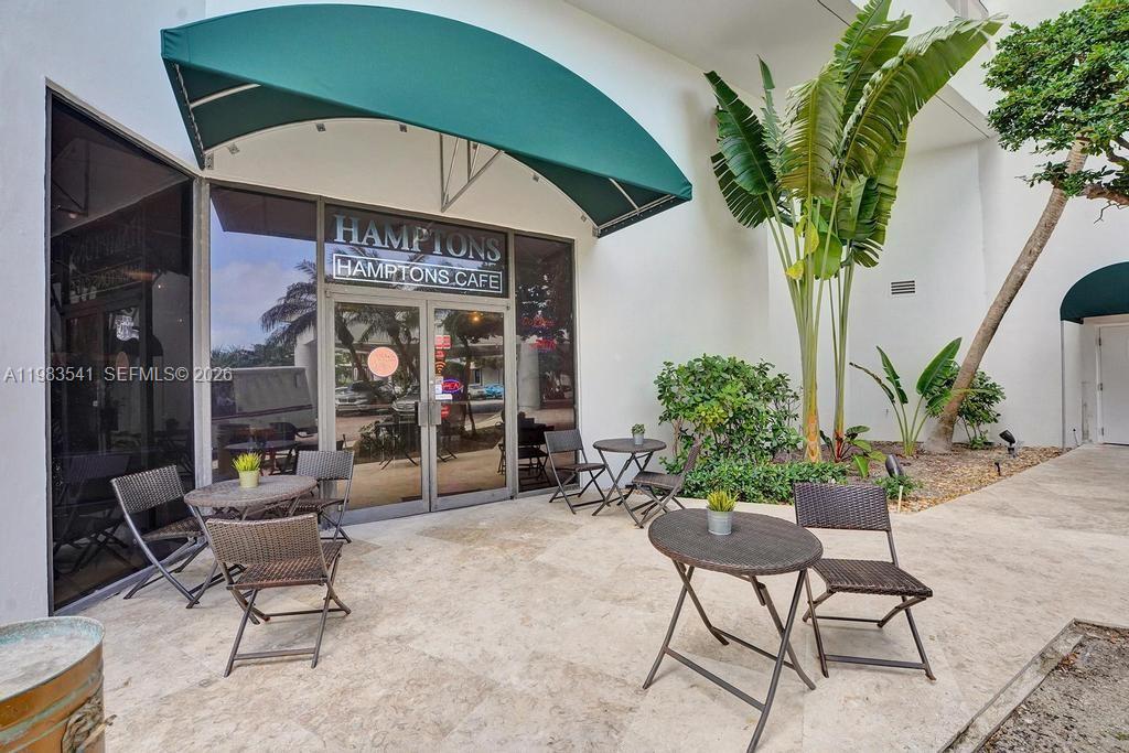 Photo of 20281 Country Club Dr #TS 5, Aventura, Florida, 33180 - Hamptons Cafe
