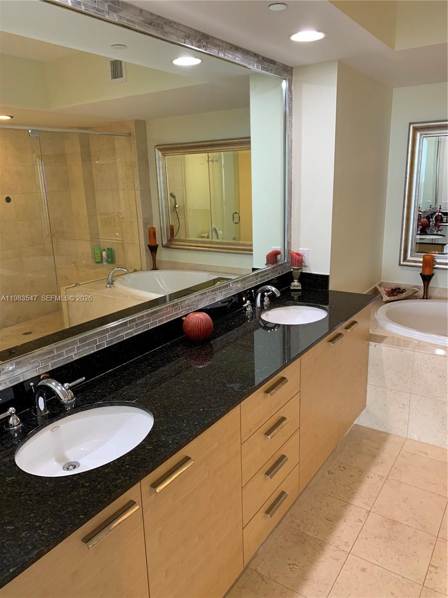 2503 3 / 3 1733 sq. ft. $ 2026-04-27 0 foto
