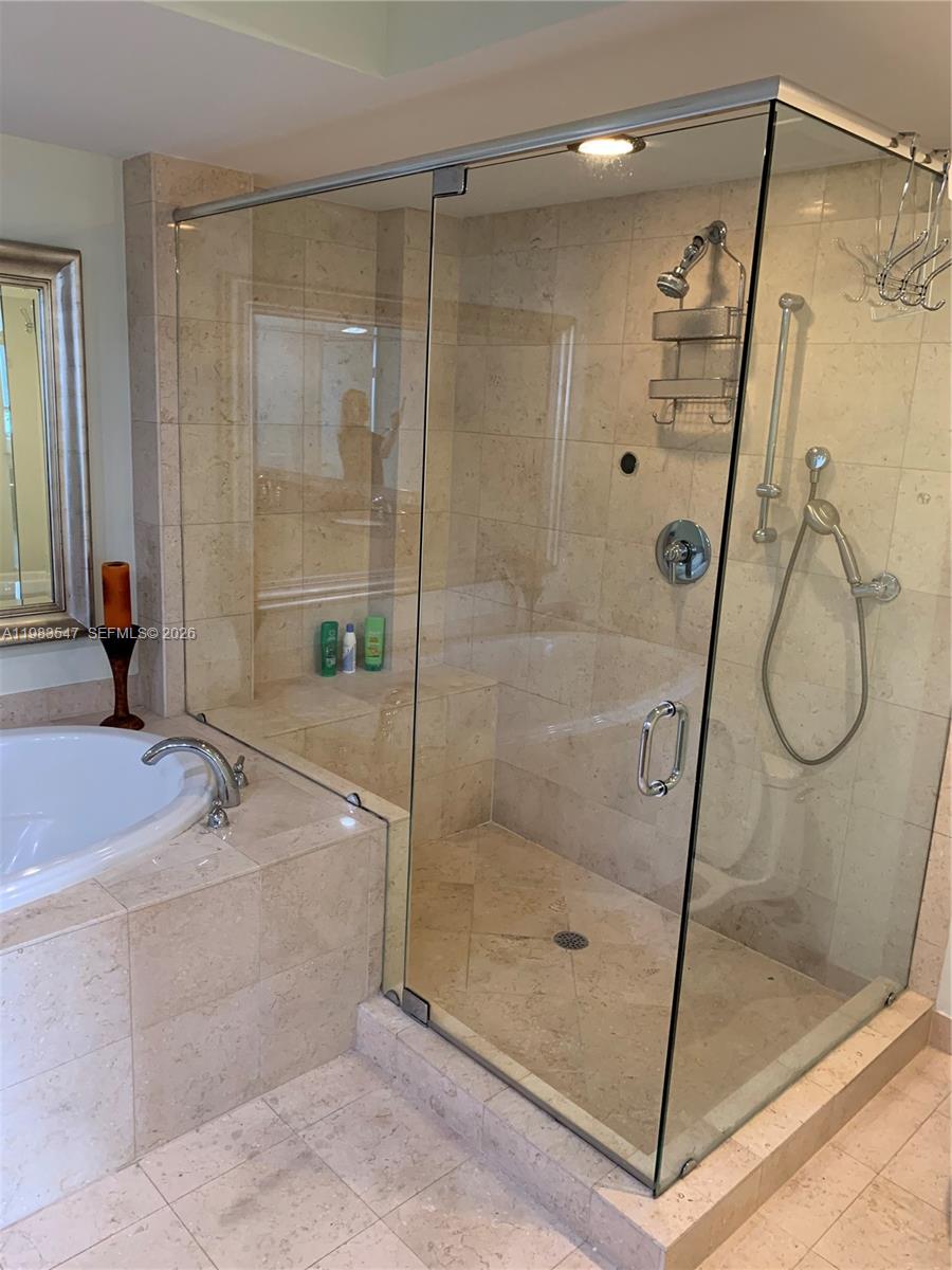 2503 3 / 3 1733 sq. ft. $ 2026-04-27 0 foto