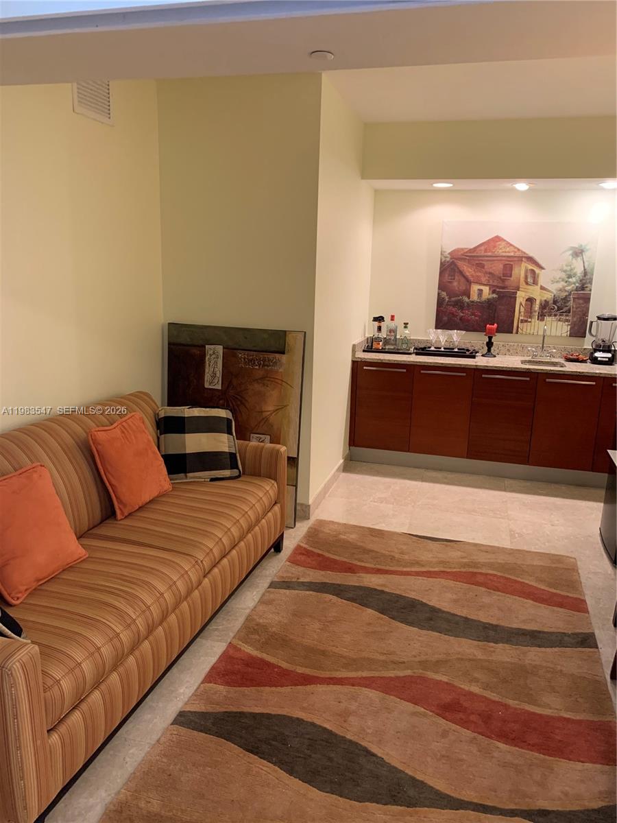 2503 3 / 3 1733 sq. ft. $ 2026-04-27 0 foto