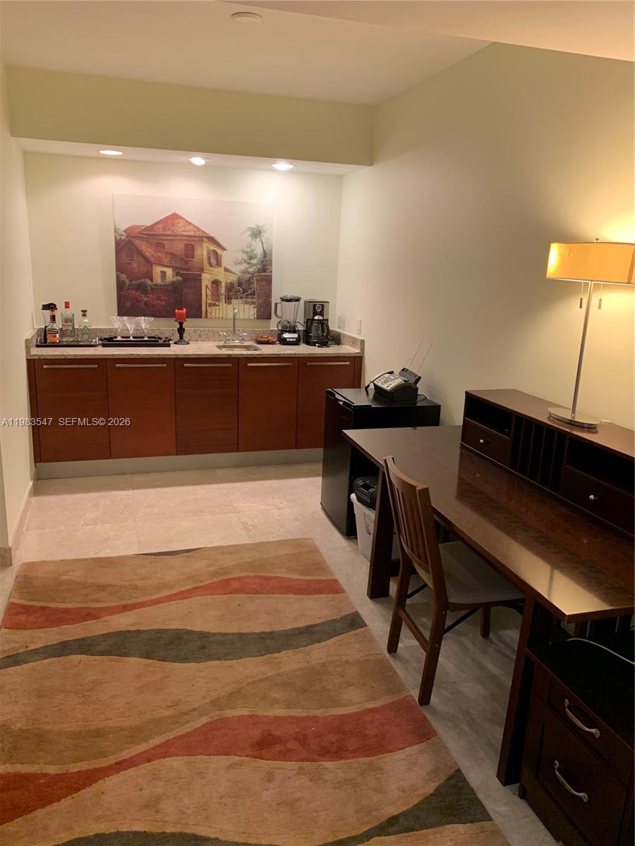 2503 3 / 3 1733 sq. ft. $ 2026-04-27 0 foto
