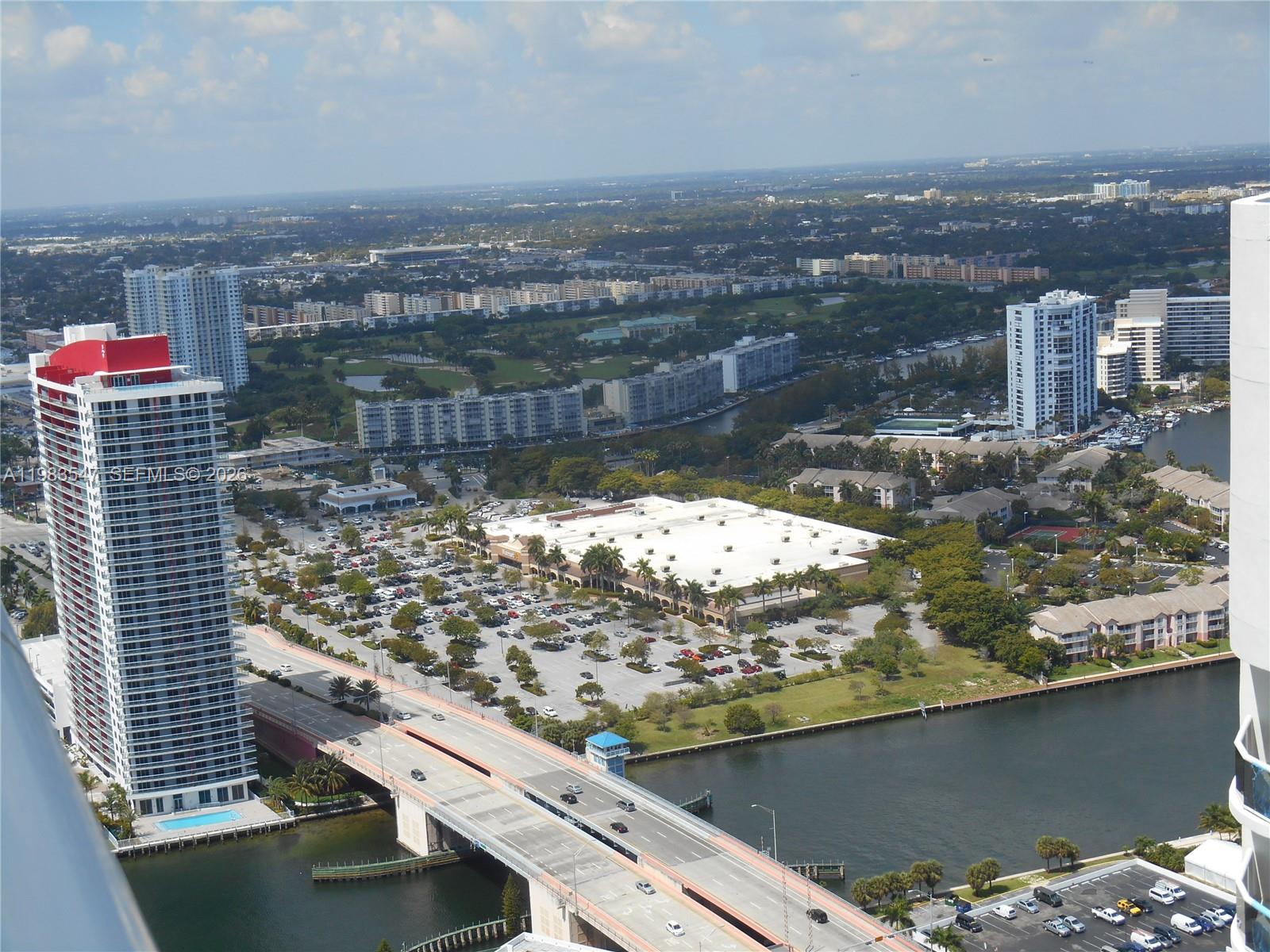 2503 3 / 3 1733 sq. ft. $ 2026-04-27 0 foto