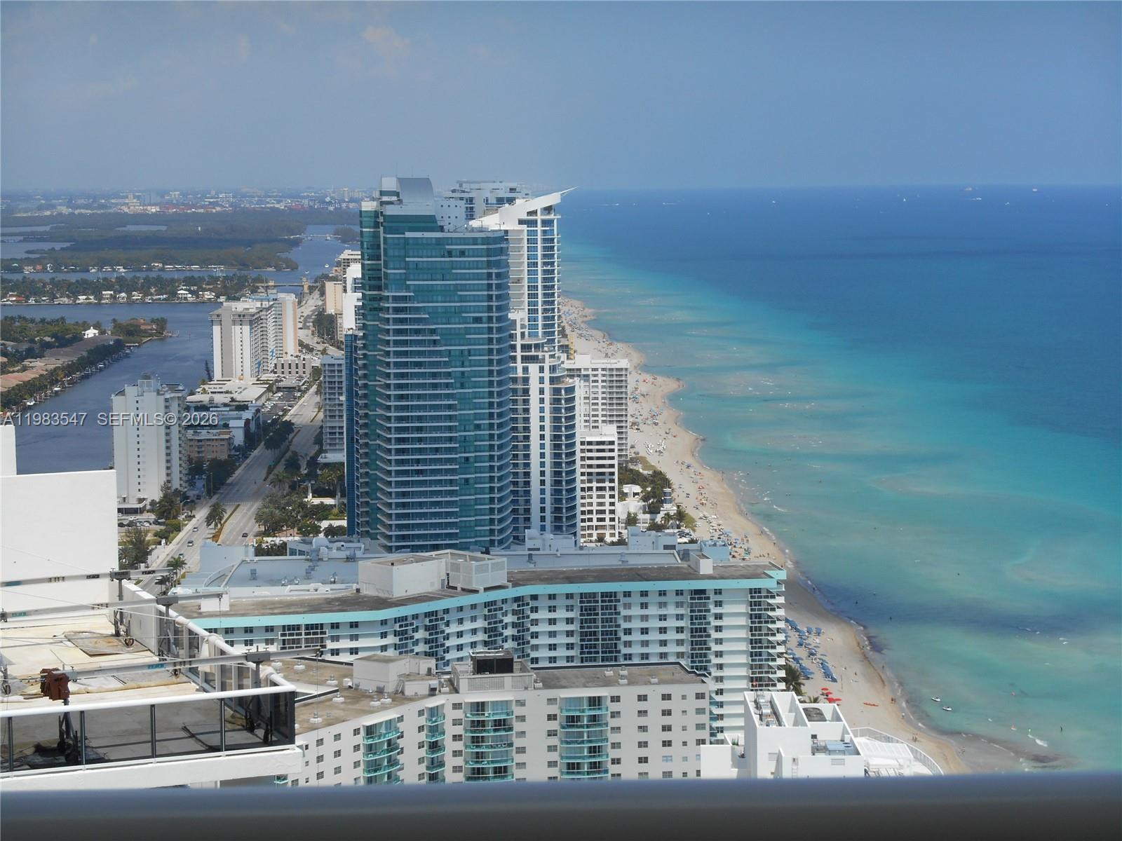 2503 3 / 3 1733 sq. ft. $ 2026-04-27 0 foto
