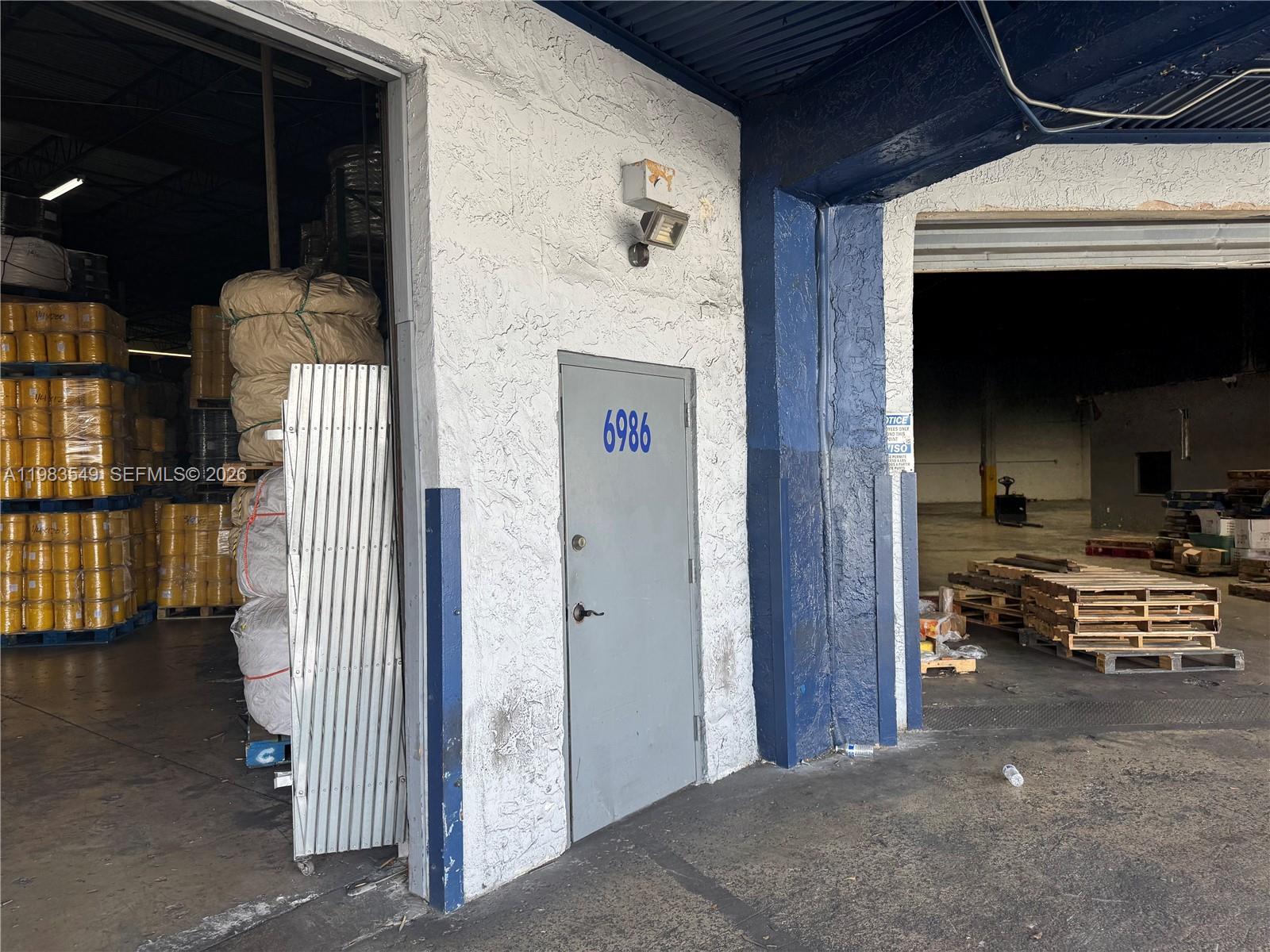 6986  /   sq. ft. $ 2026-03-16 0 foto