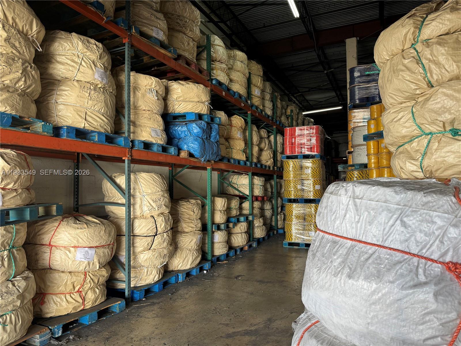 6986  /   sq. ft. $ 2026-03-16 0 foto