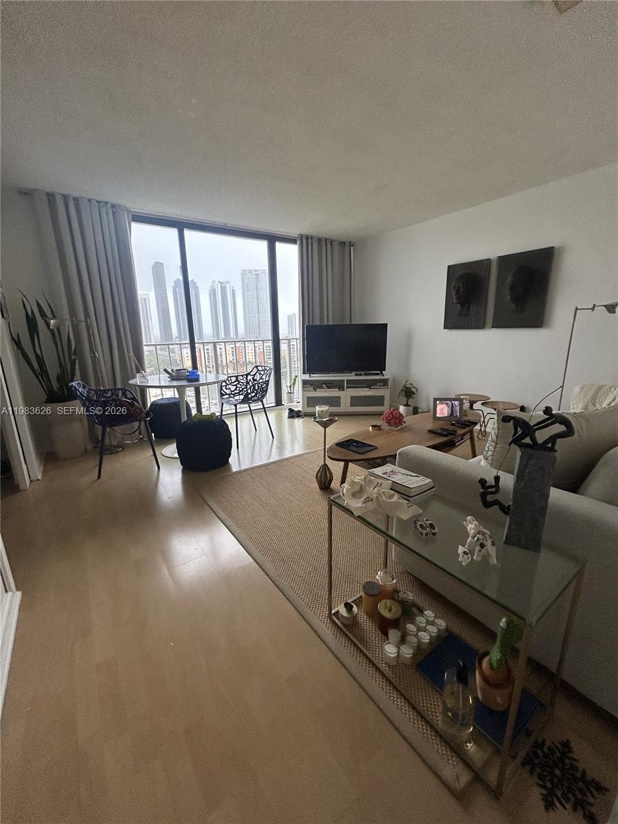 1715 0 / 1 732 sq. ft. $ 2026-03-16 0 Photo