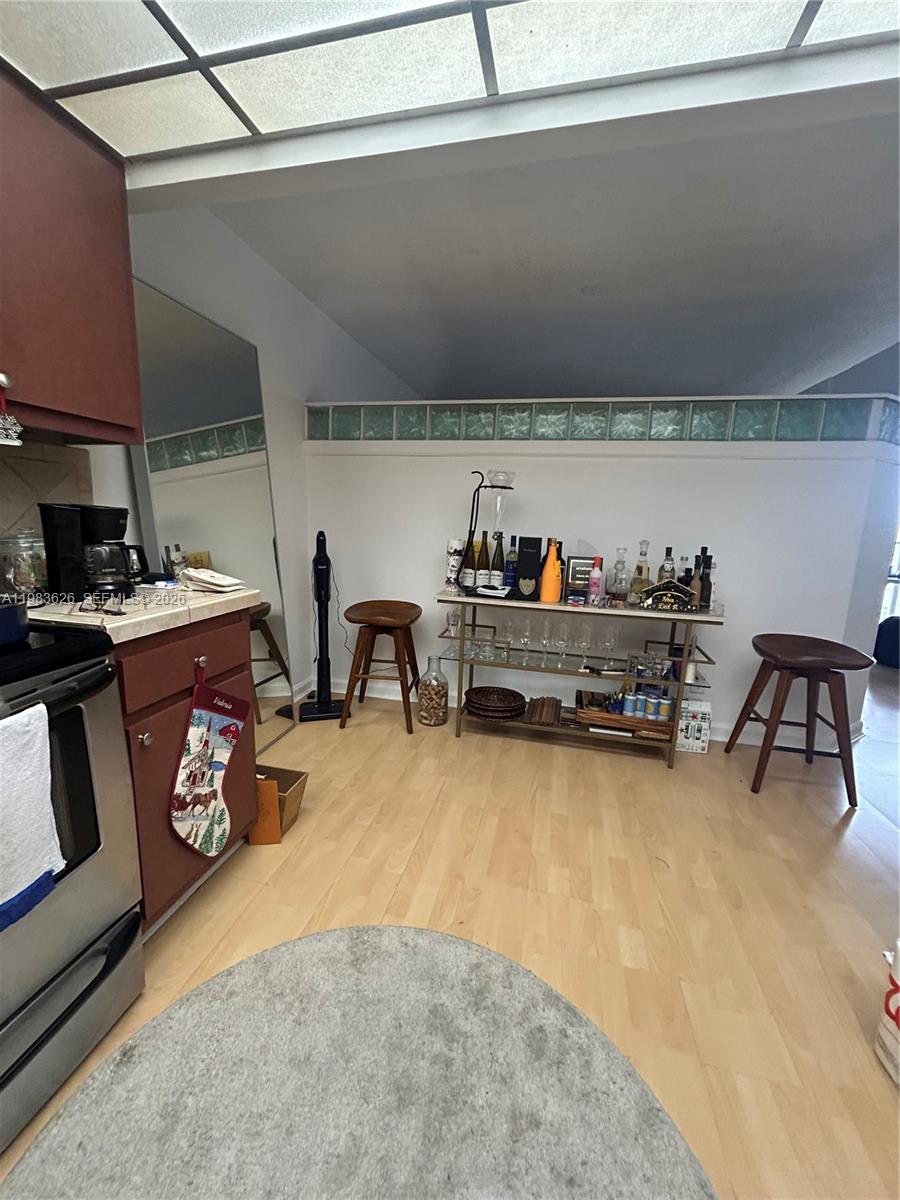 1715 0 / 1 732 sq. ft. $ 2026-03-16 0 Photo