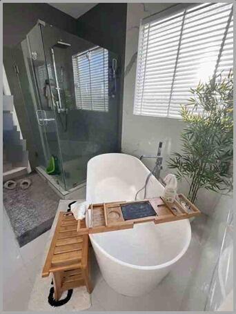 857 4 /  2384 sq. ft. $ 2026-06-15 0 Photo