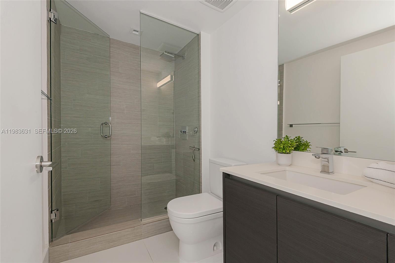 4-805 2 / 3 1541 кв.футов $ 2026-03-16 0 Фото