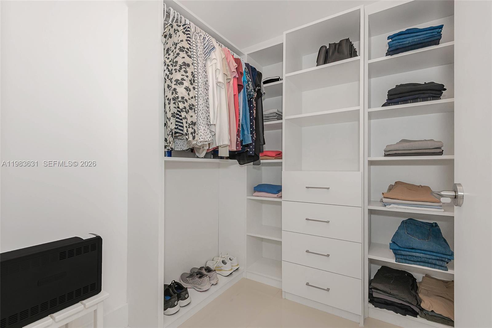 4-805 2 / 3 1541 кв.футов $ 2026-03-16 0 Фото