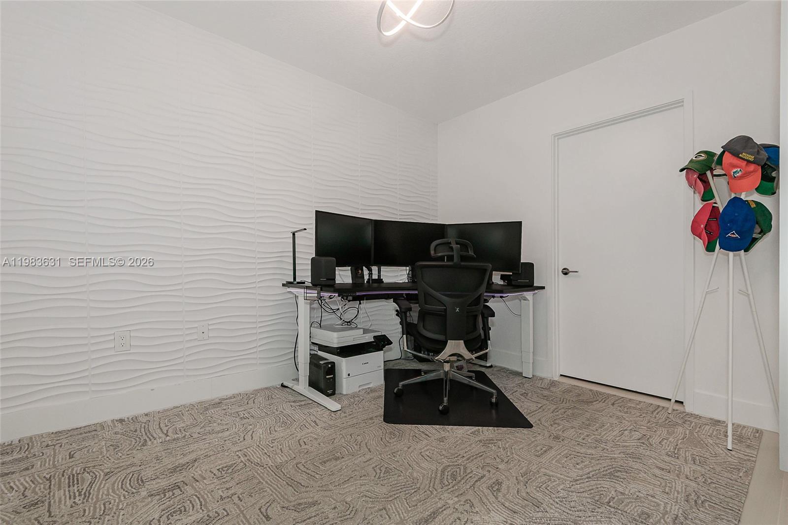 4-805 2 / 3 1541 кв.футов $ 2026-03-16 0 Фото