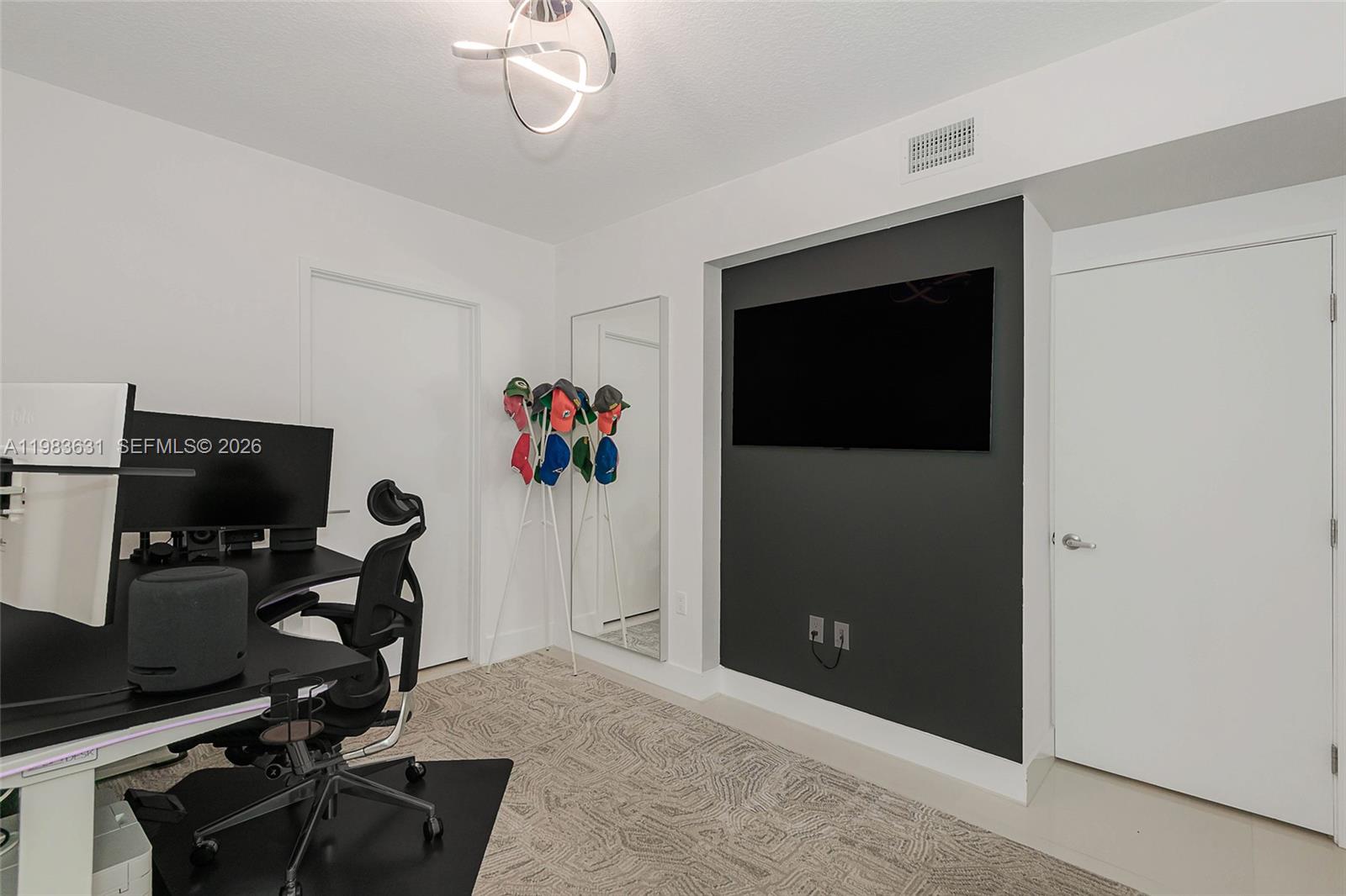 4-805 2 / 3 1541 кв.футов $ 2026-03-16 0 Фото