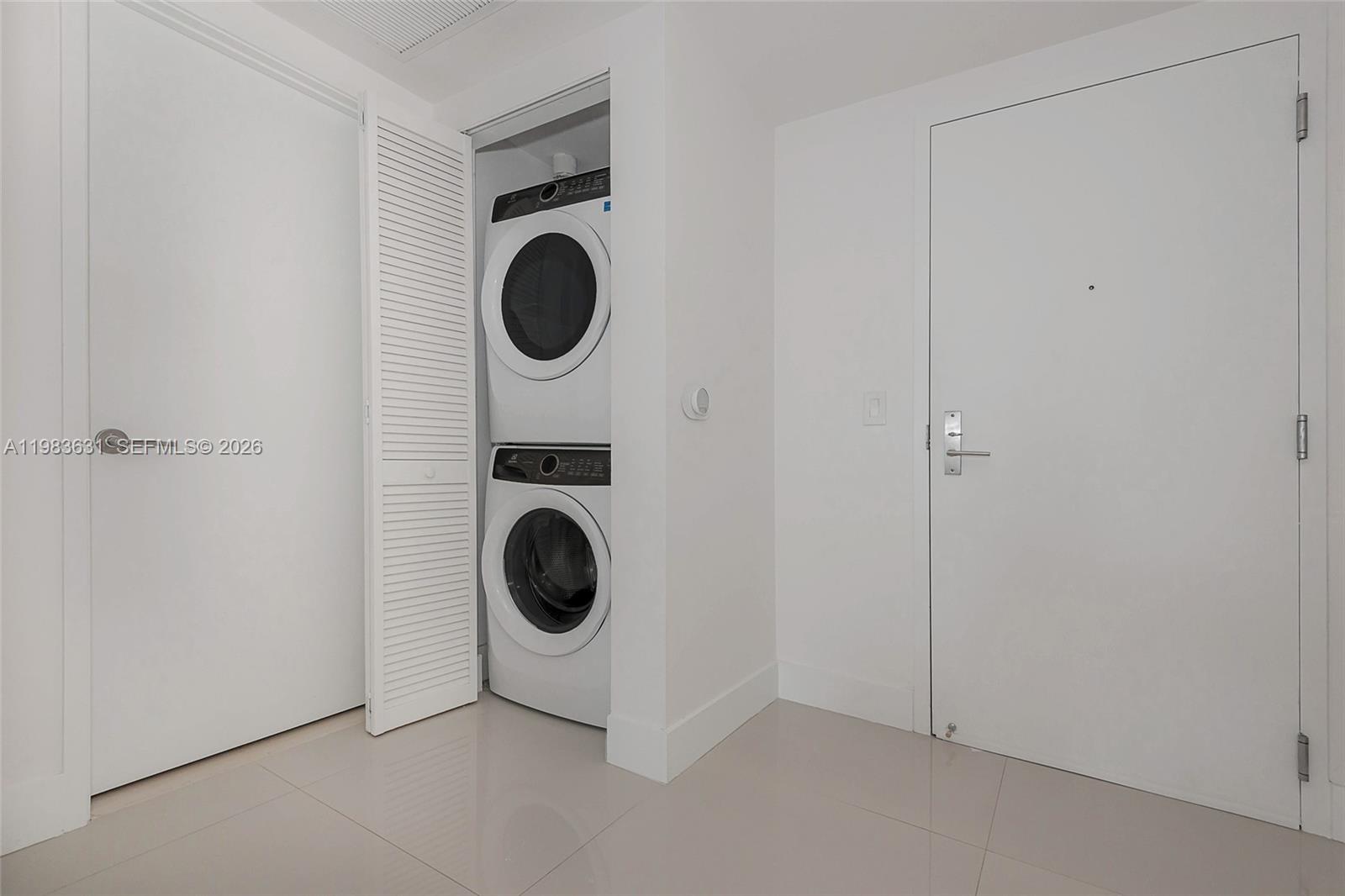 4-805 2 / 3 1541 кв.футов $ 2026-03-16 0 Фото