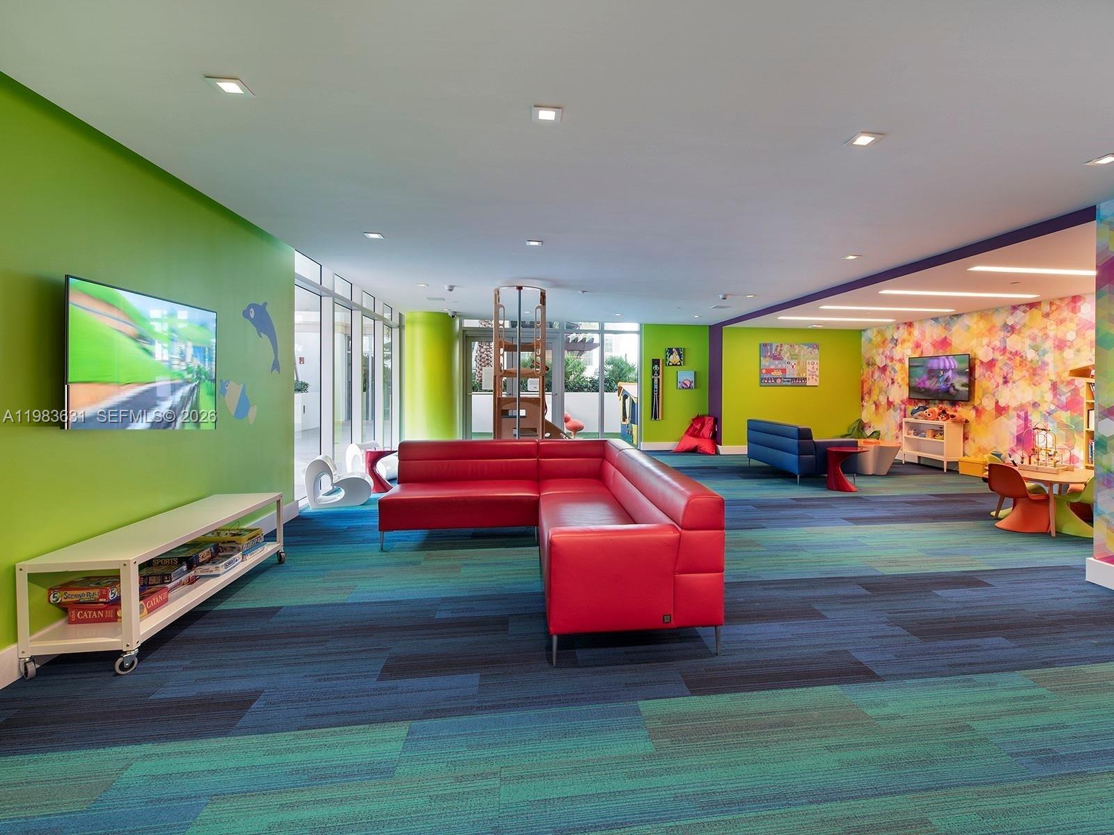 4-805 2 / 3 1541 кв.футов $ 2026-03-16 0 Фото