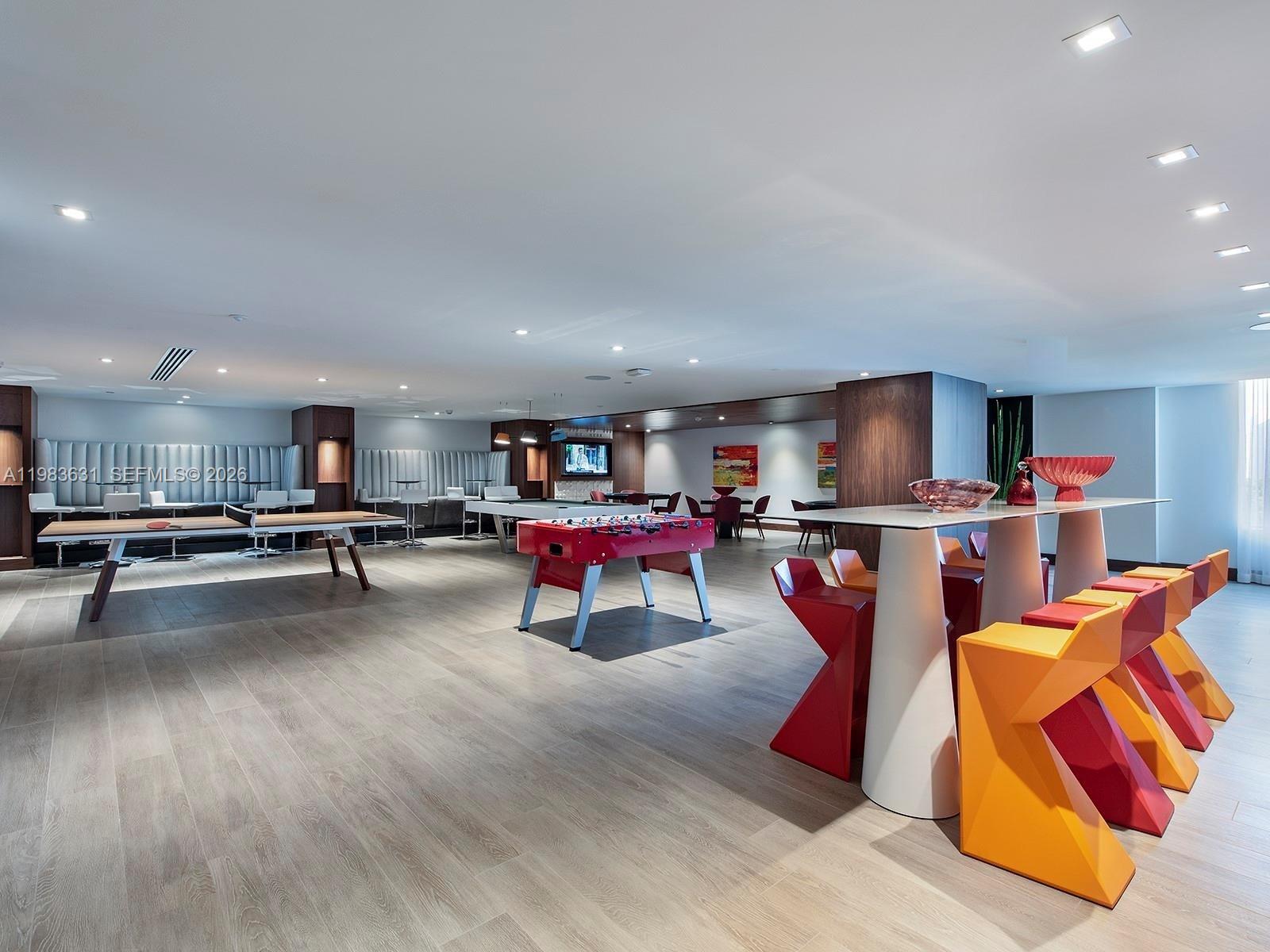 4-805 2 / 3 1541 кв.футов $ 2026-03-16 0 Фото