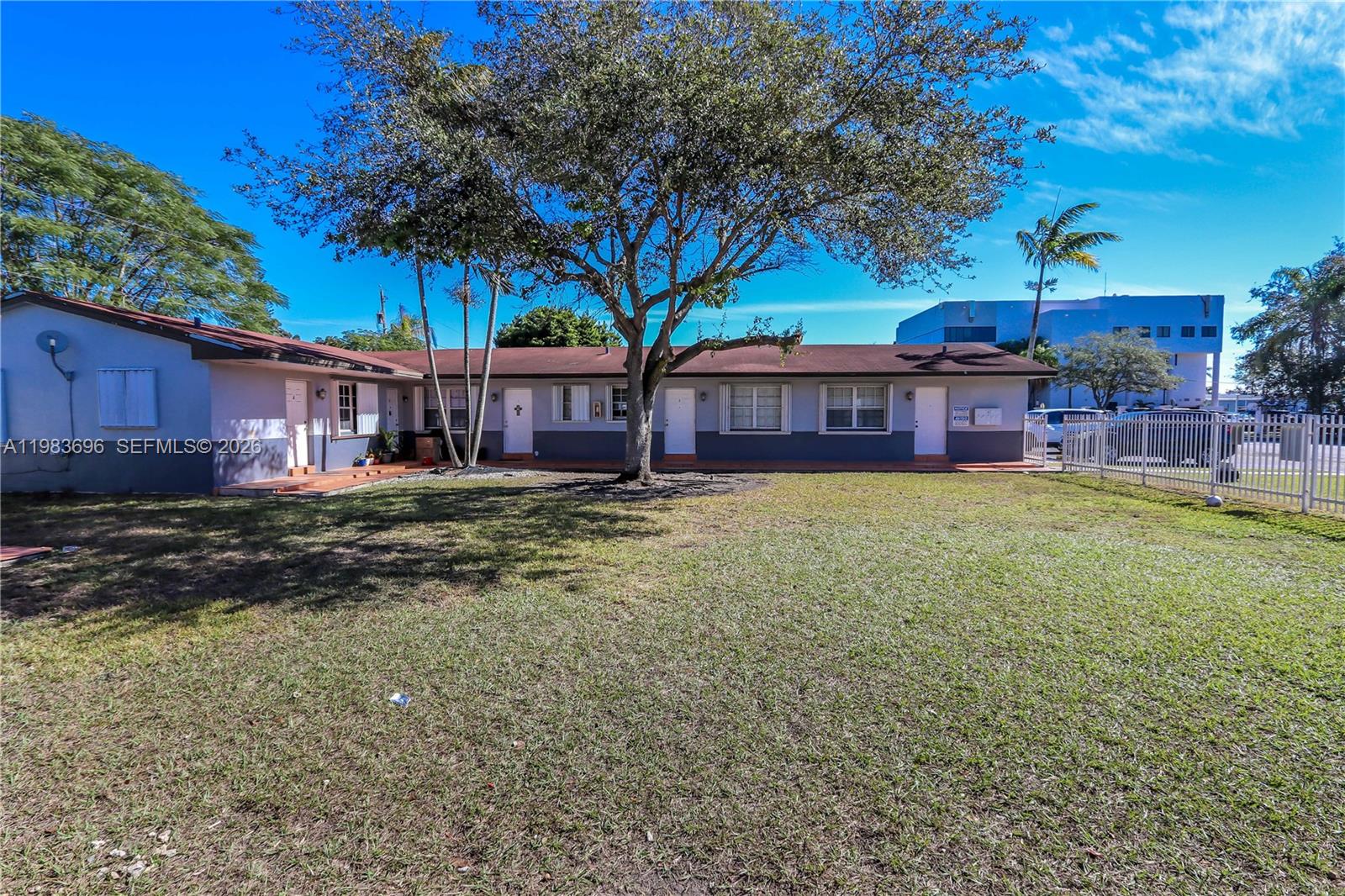   /   sq. ft. $ 2026-03-16 0 foto