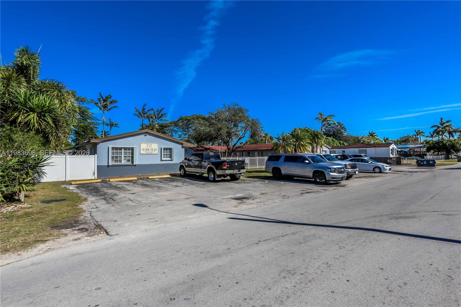   /   sq. ft. $ 2026-03-16 0 foto