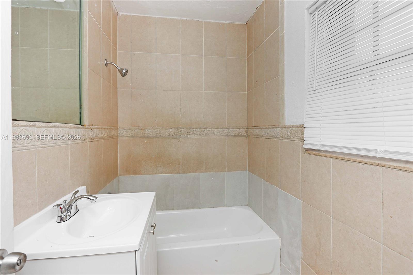   /   sq. ft. $ 2026-03-16 0 foto