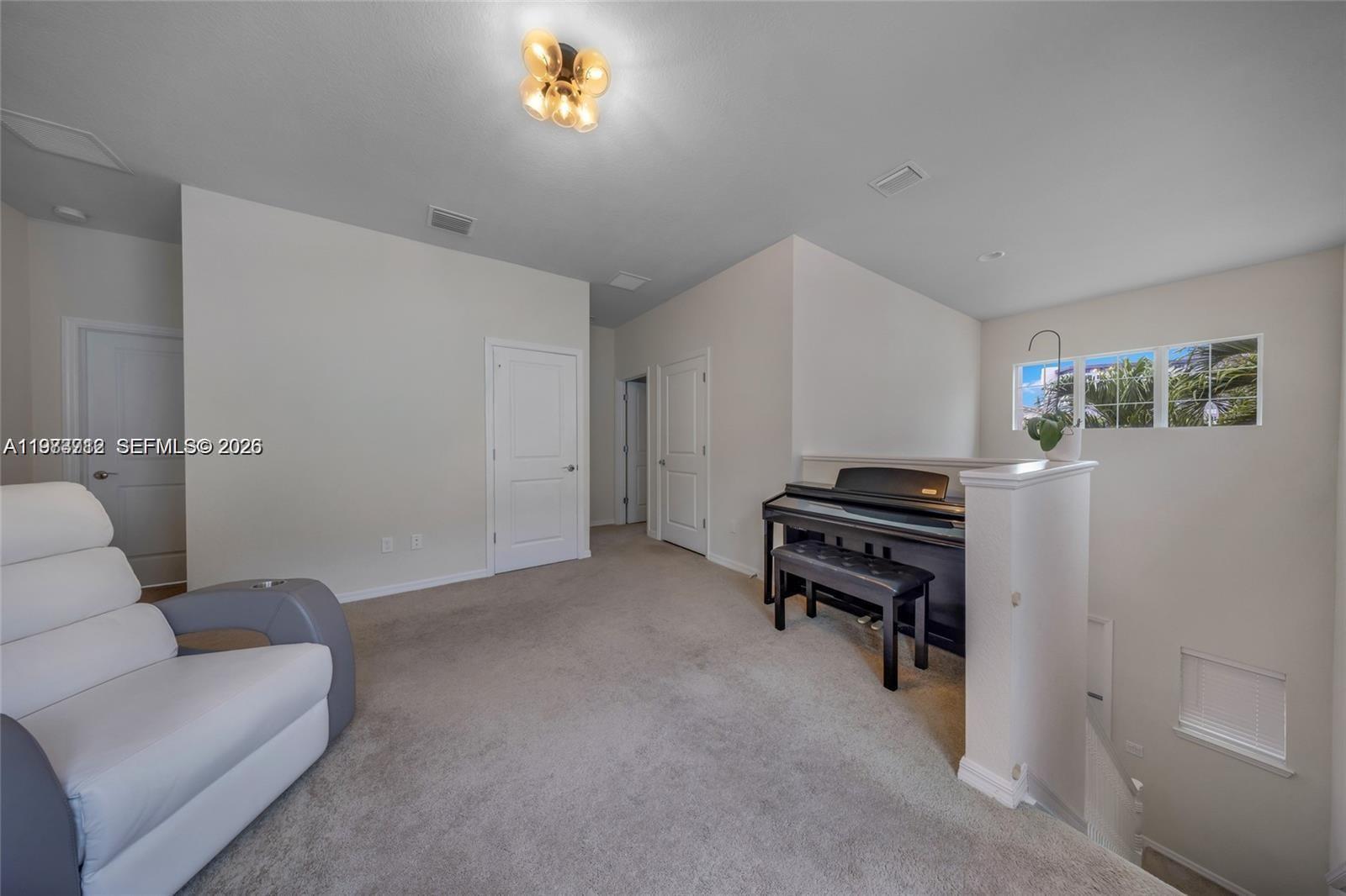 932 3 / 3 1881 sq. ft. $ 2026-03-16 0 foto