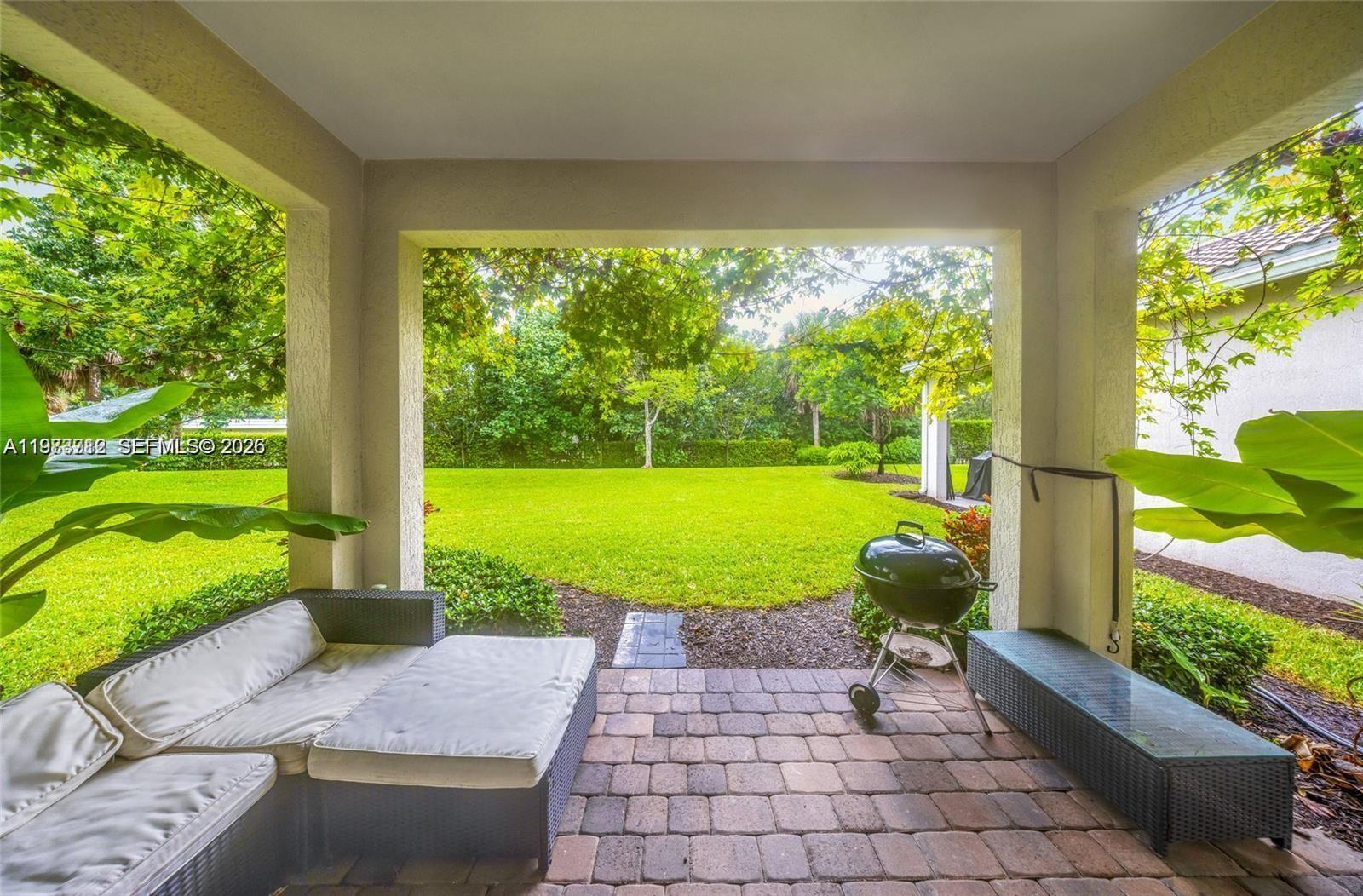 932 3 / 3 1881 sq. ft. $ 2026-03-16 0 foto