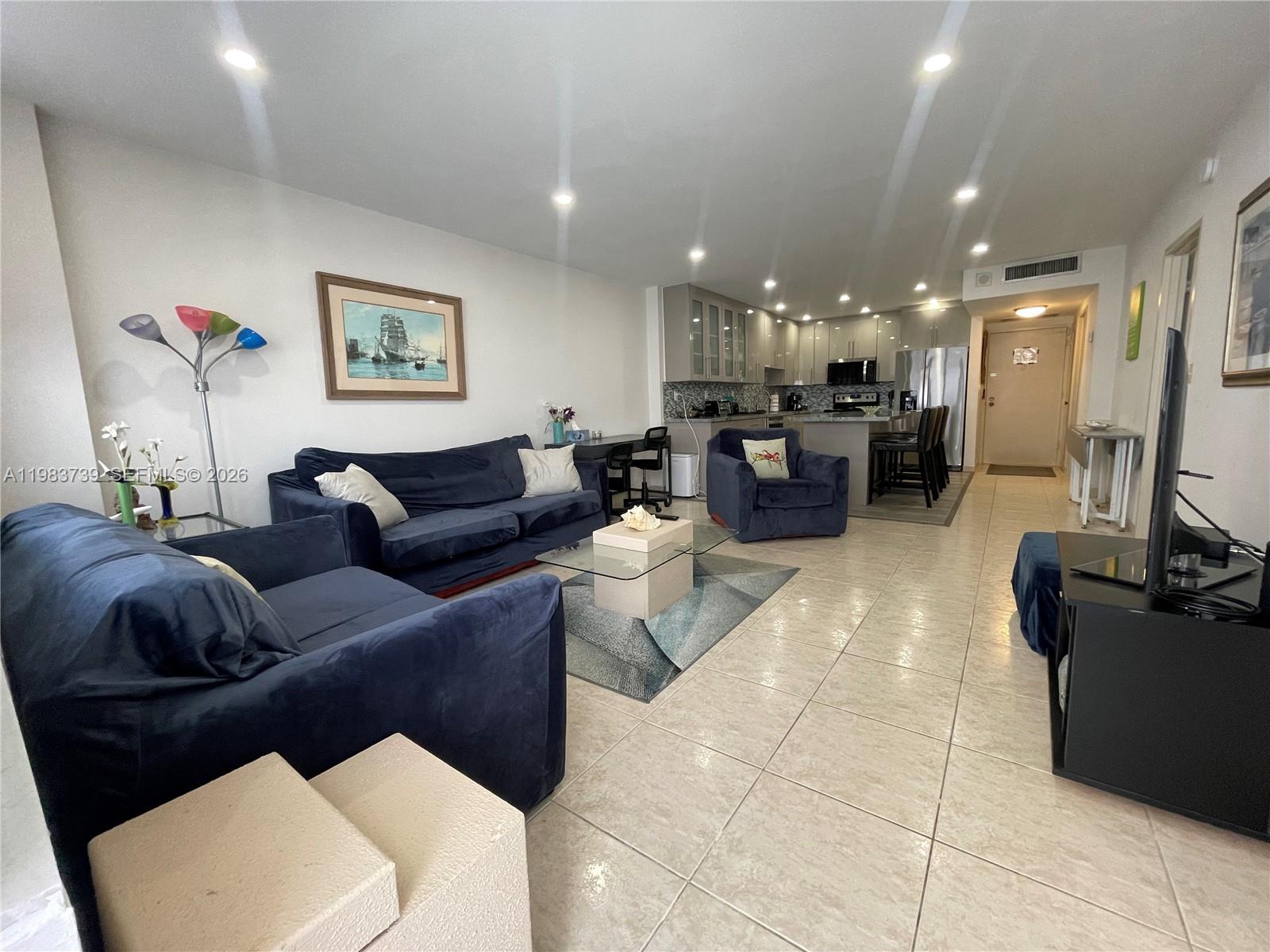 Photo of 3725 Ocean Dr  #911, Hollywood, Florida, 33019 - 