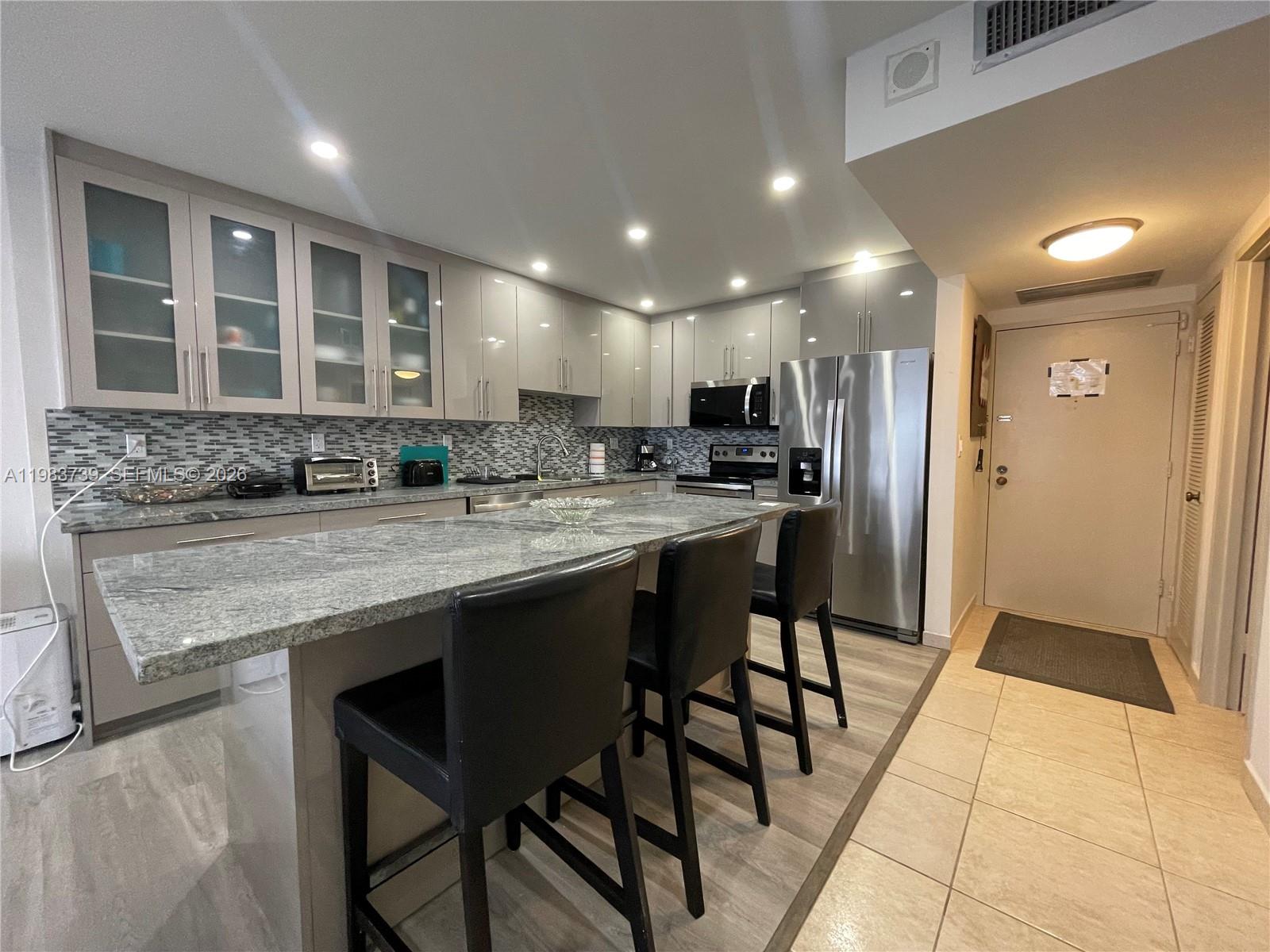 Photo of 3725 Ocean Dr  #911, Hollywood, Florida, 33019 - 