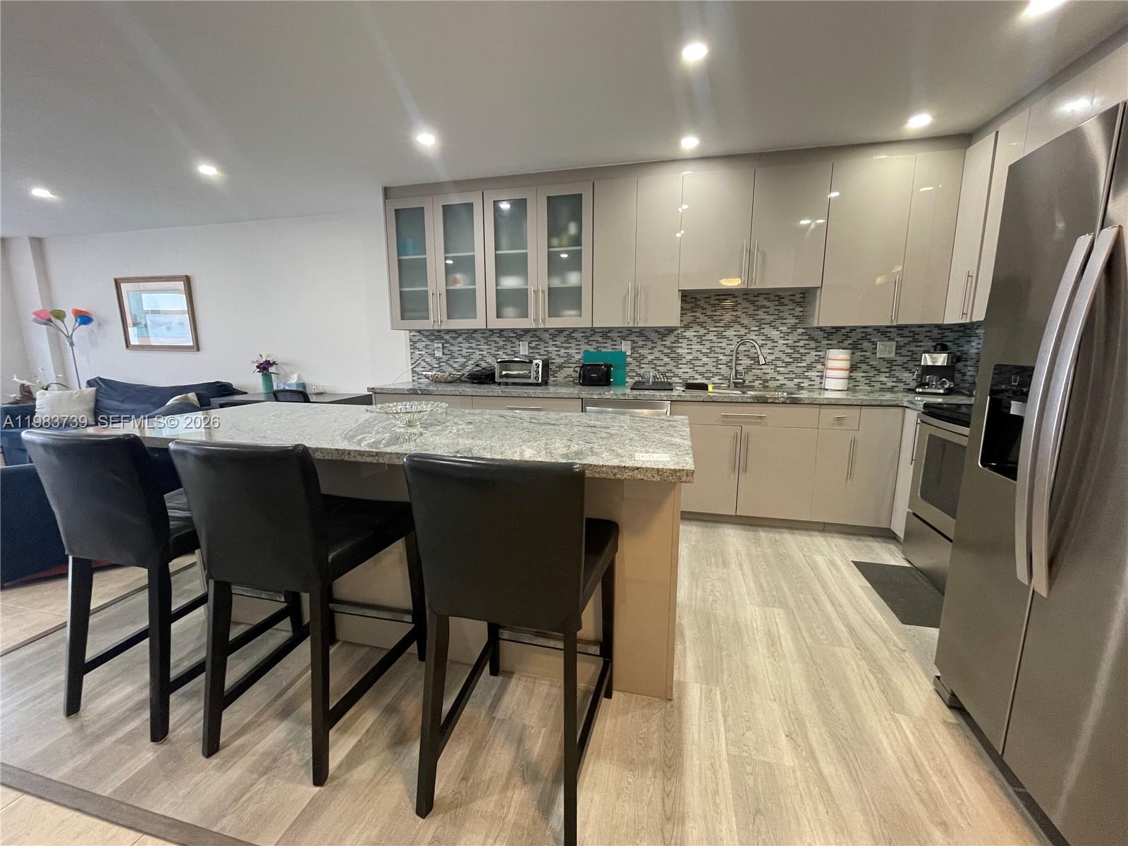 Photo of 3725 Ocean Dr  #911, Hollywood, Florida, 33019 - 