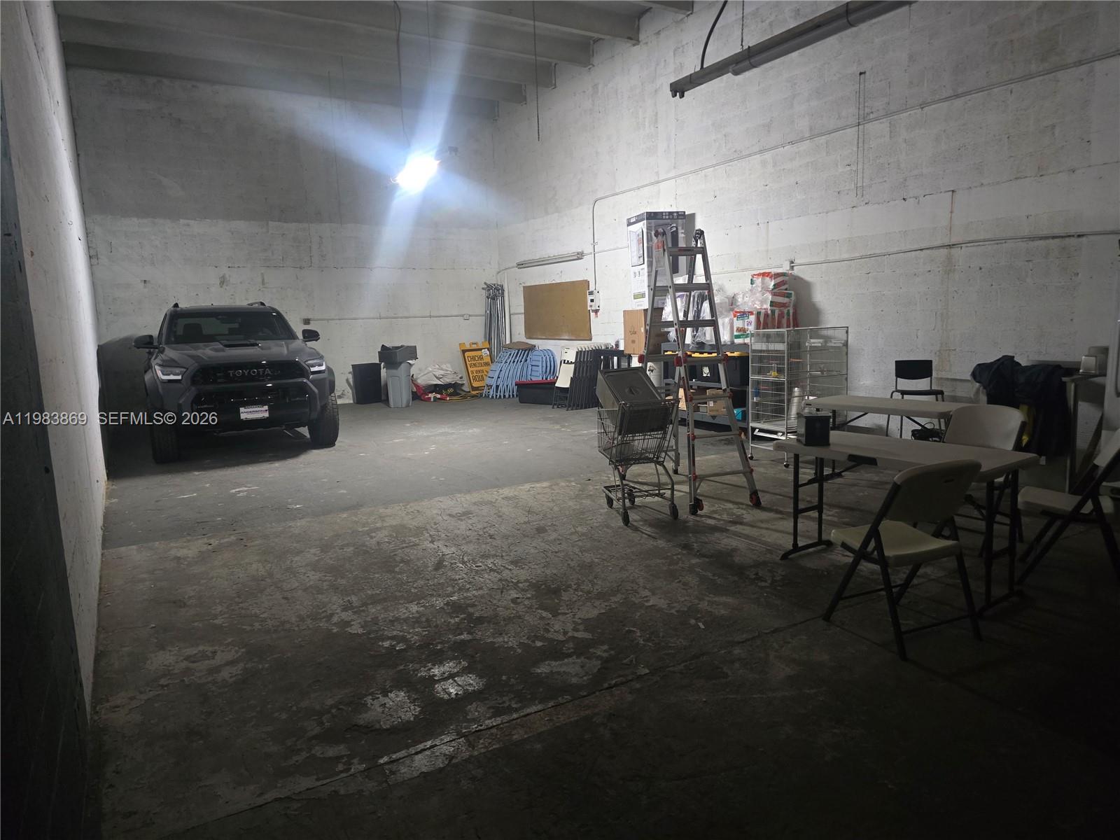   /   кв.футов $ 2026-03-16 0 Фото