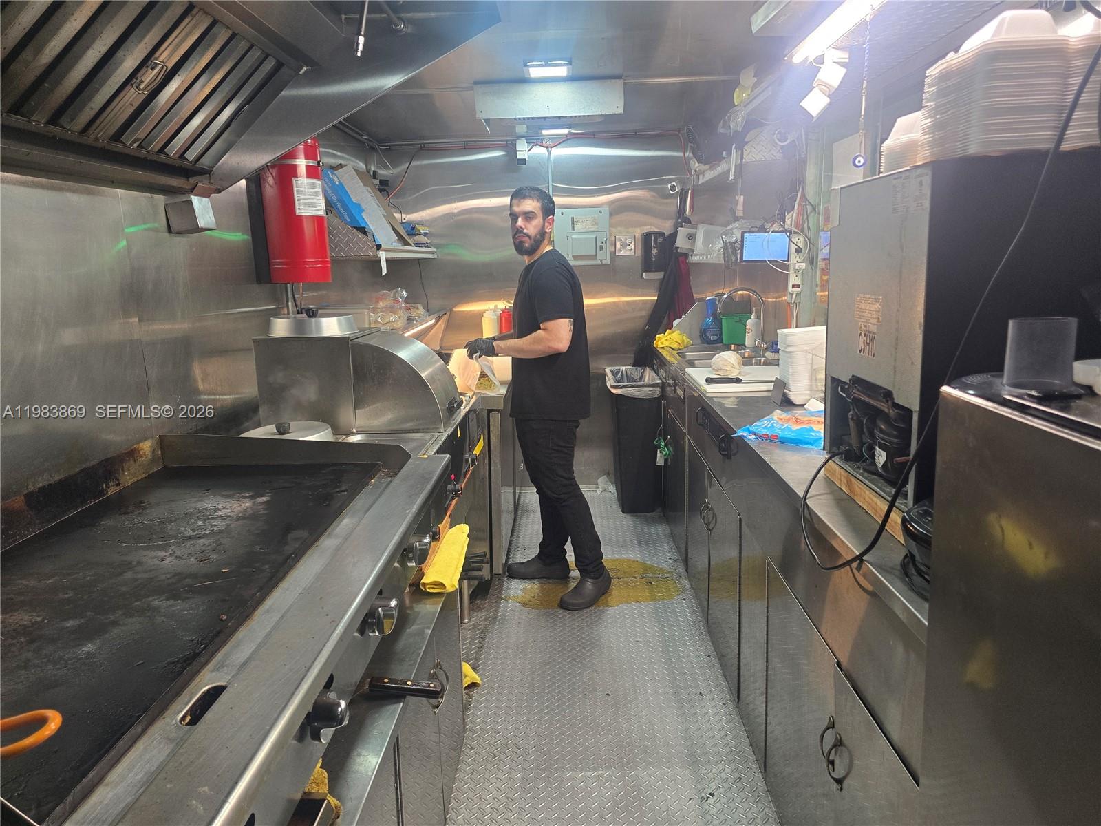   /   кв.футов $ 2026-03-16 0 Фото