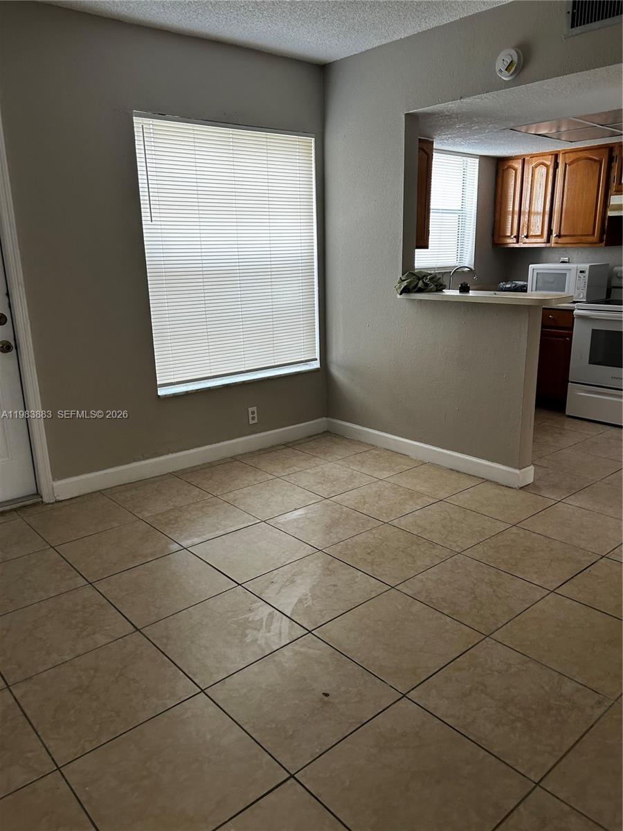 6593 3 / 3 1380 sq. ft. $ 2026-03-16 0 Photo