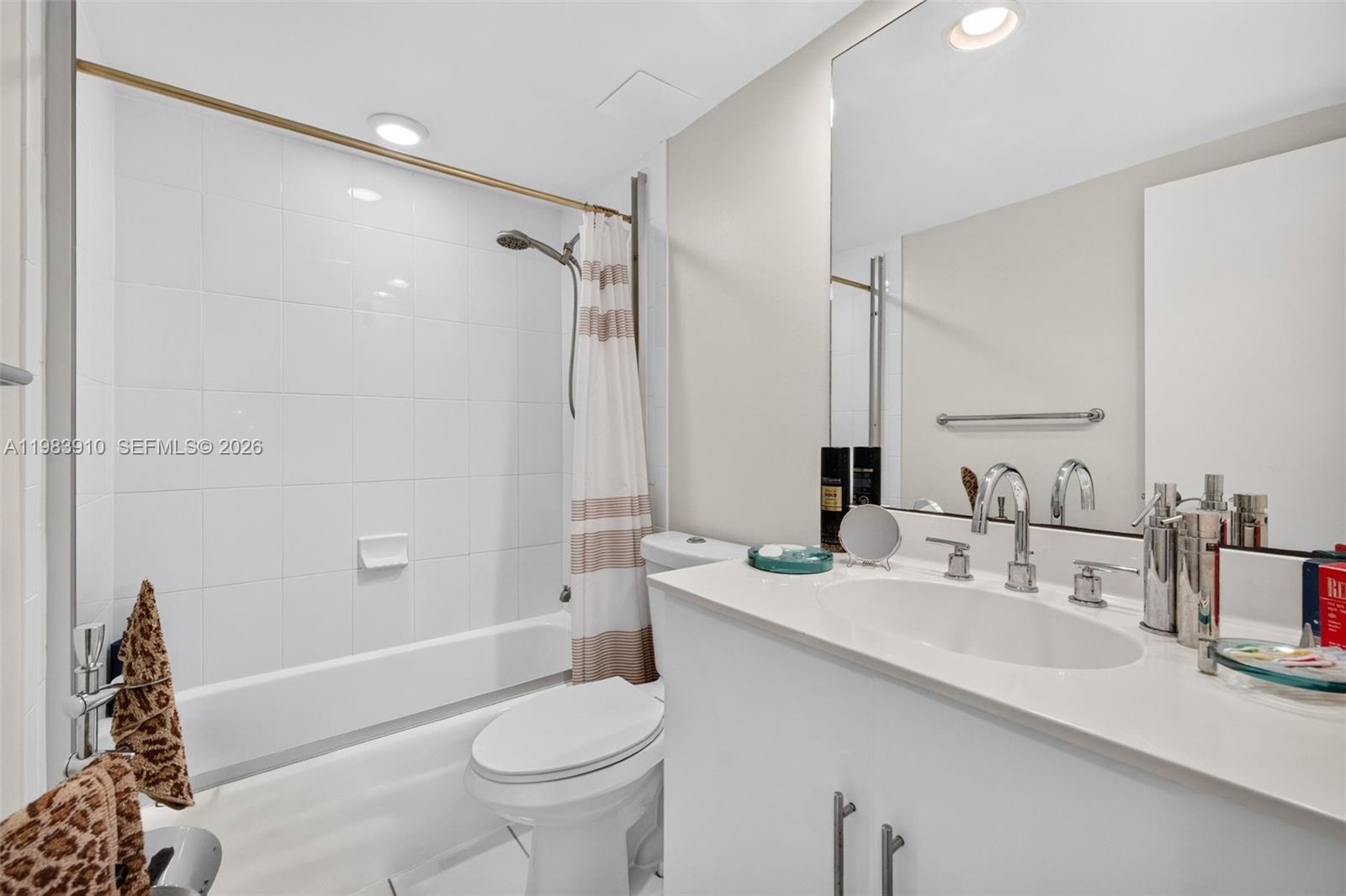 Photo of 3001 Ocean Dr  #625, Hollywood, Florida, 33019 - 