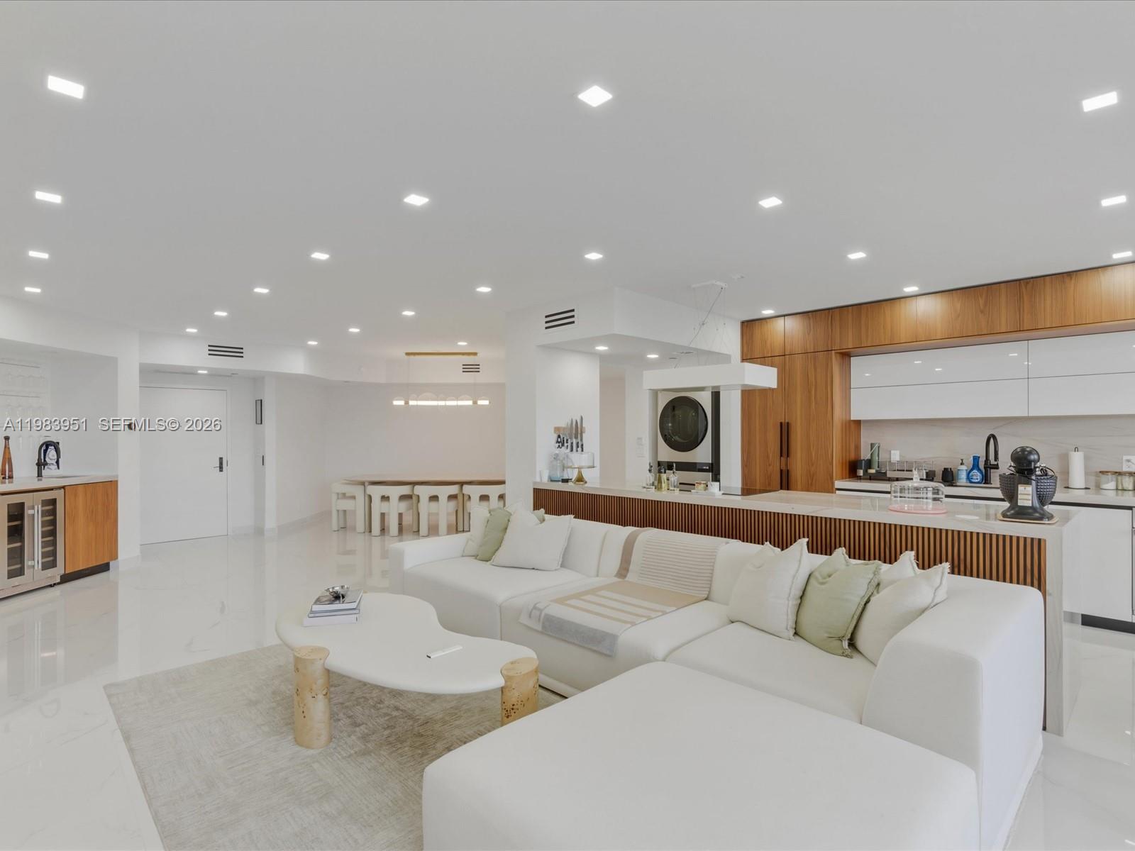 1501 2 / 2 1690 кв.футов $ 2026-03-16 0 Фото