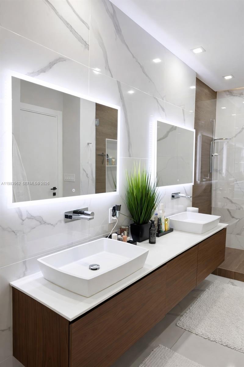 Photo of 2100 Van Buren St  #214, Hollywood, Florida, 33020 - 