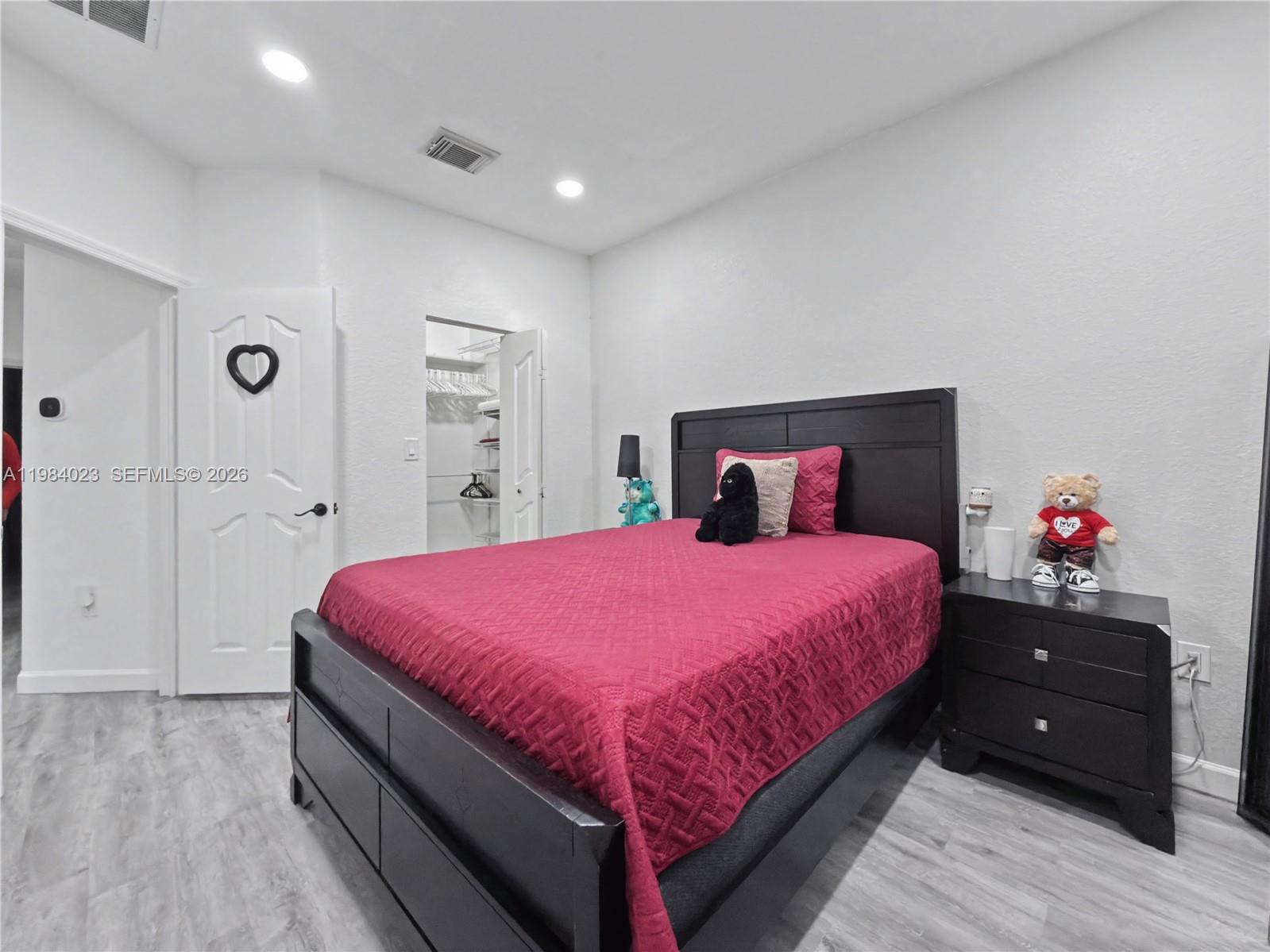 11300 4 / 3 1672 sq. ft. $ 2026-04-24 0 Photo