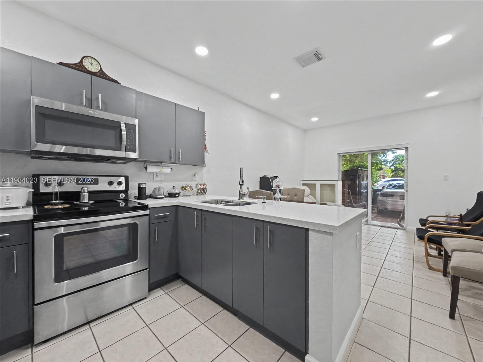 11300 4 / 3 1672 sq. ft. $ 2026-04-24 0 Photo