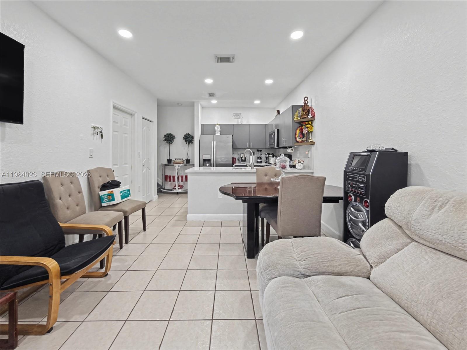 11300 4 / 3 1672 sq. ft. $ 2026-04-24 0 Photo