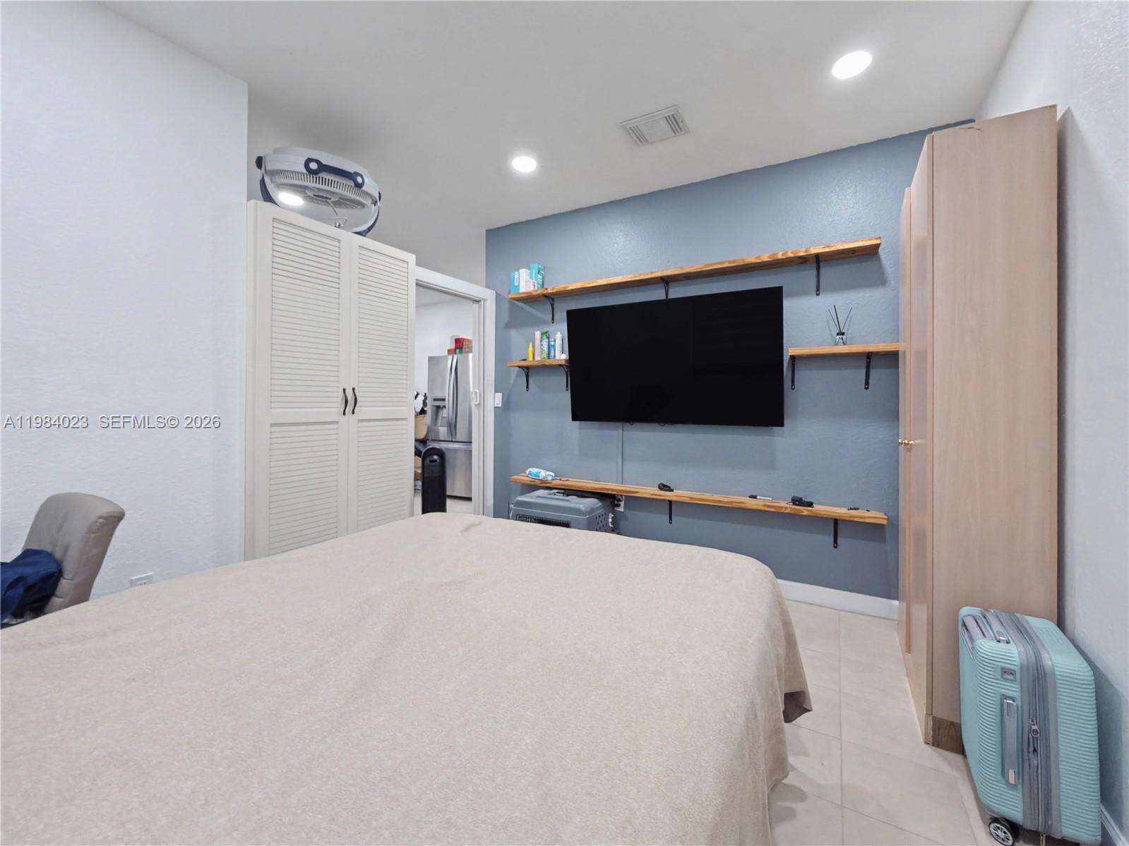 11300 4 / 3 1672 sq. ft. $ 2026-04-24 0 Photo