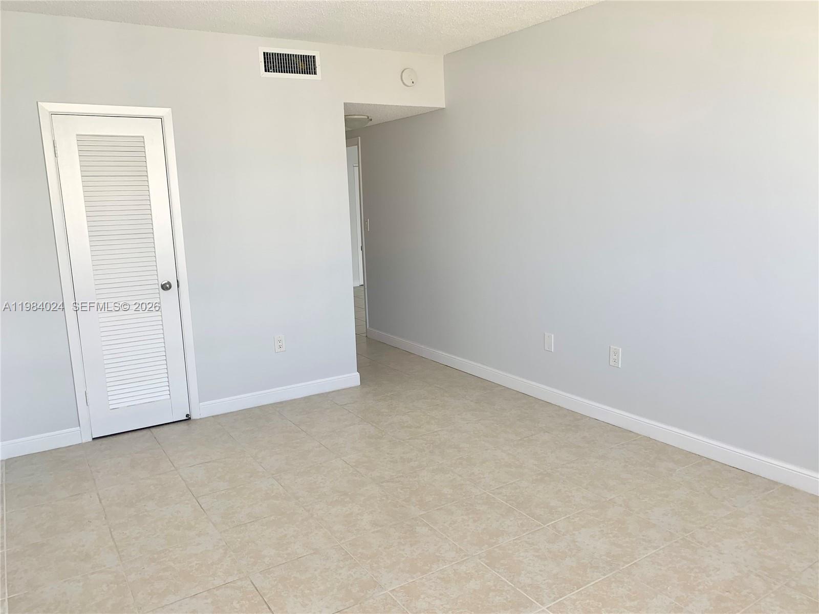 21K 1 / 2 870 sq. ft. $ 2026-03-16 0 Photo