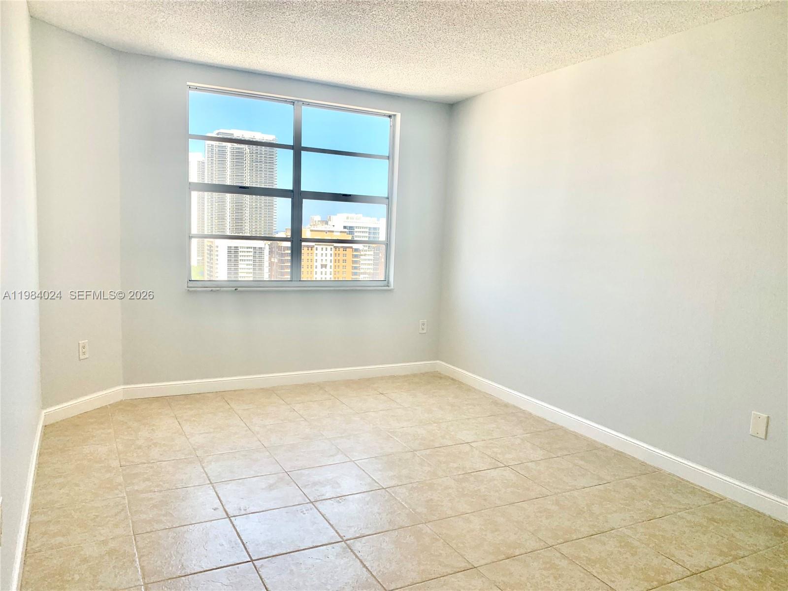 21K 1 / 2 870 sq. ft. $ 2026-03-16 0 Photo