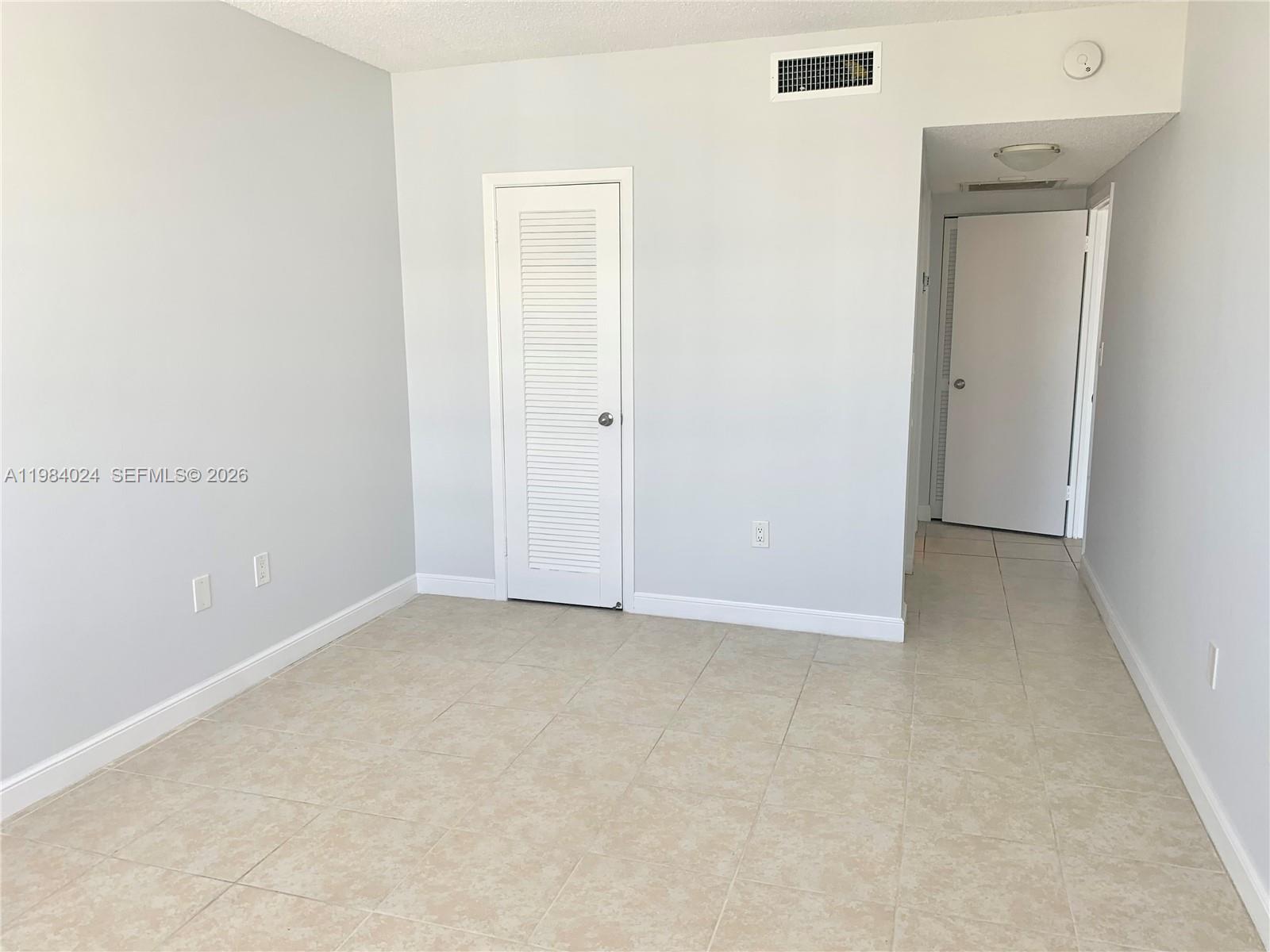 21K 1 / 2 870 sq. ft. $ 2026-03-16 0 Photo