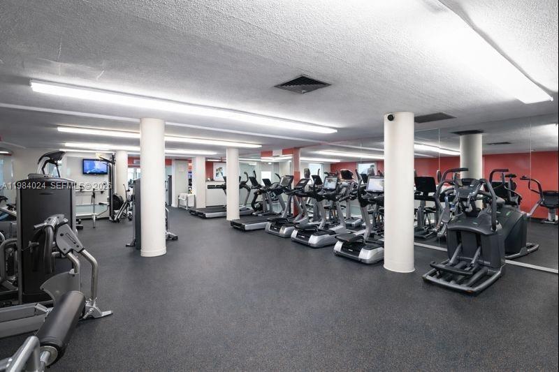 21K 1 / 2 870 sq. ft. $ 2026-03-16 0 Photo