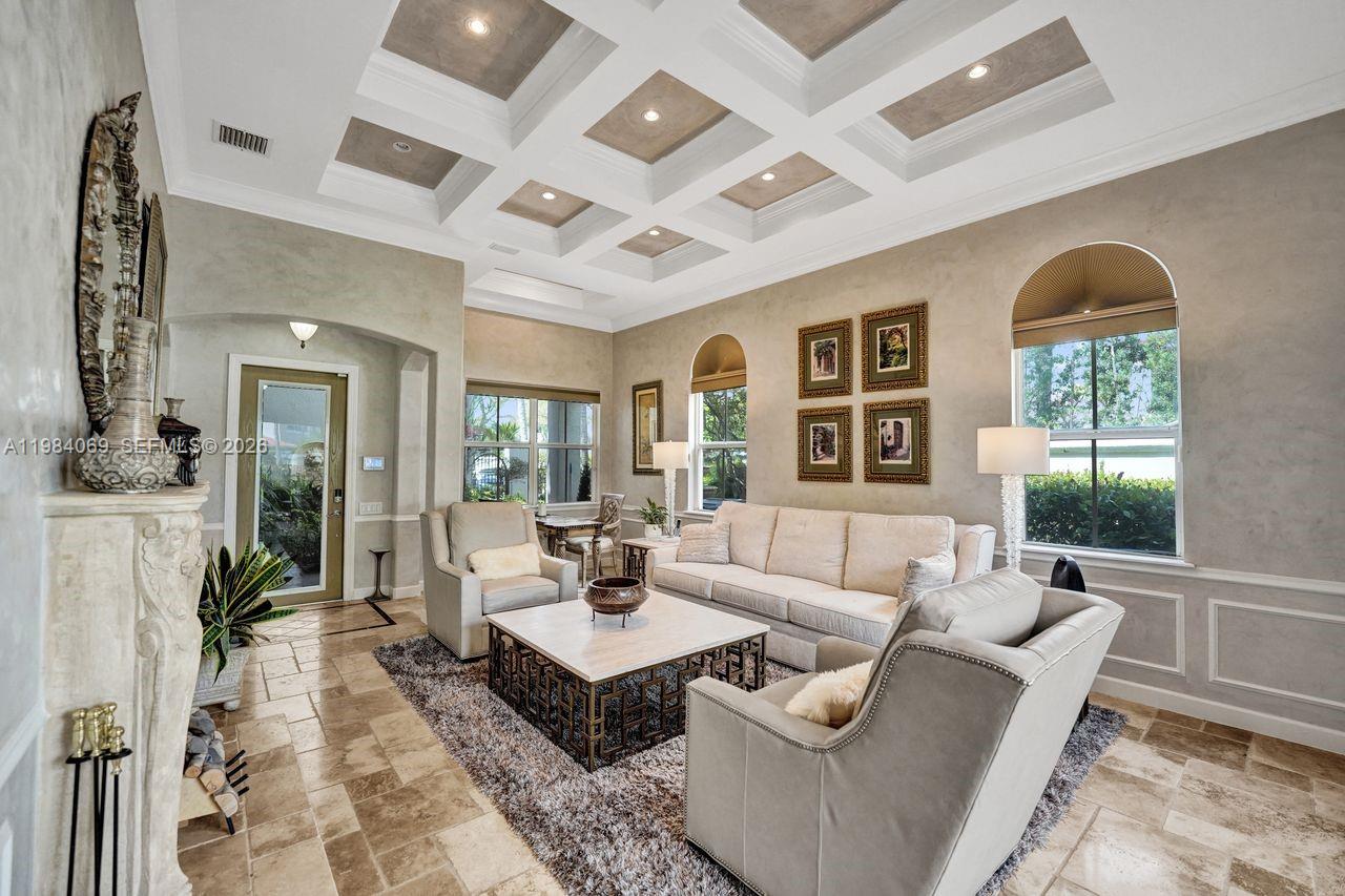 Photo of 899 Spinnaker Dr W (899), Hollywood, Florida, 33019 -