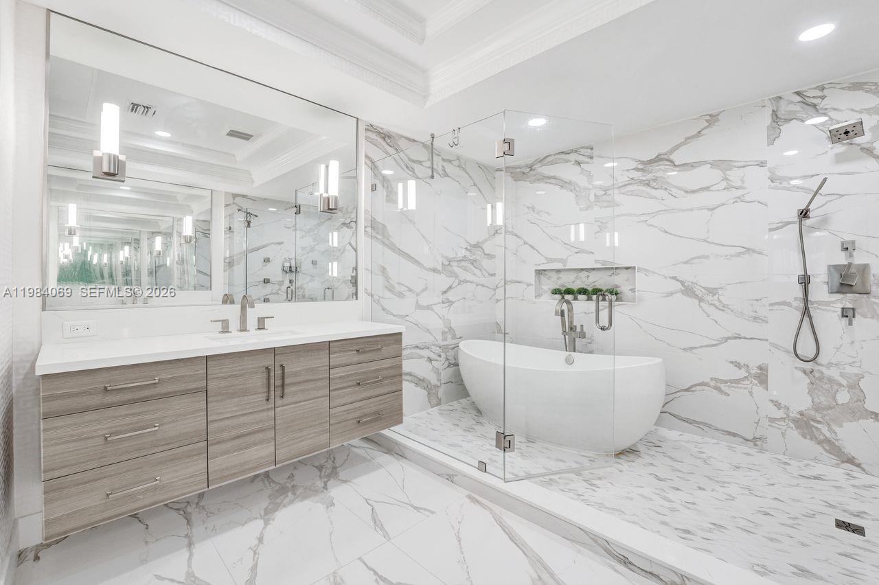 Photo of 899 Spinnaker Dr W (899), Hollywood, Florida, 33019 -